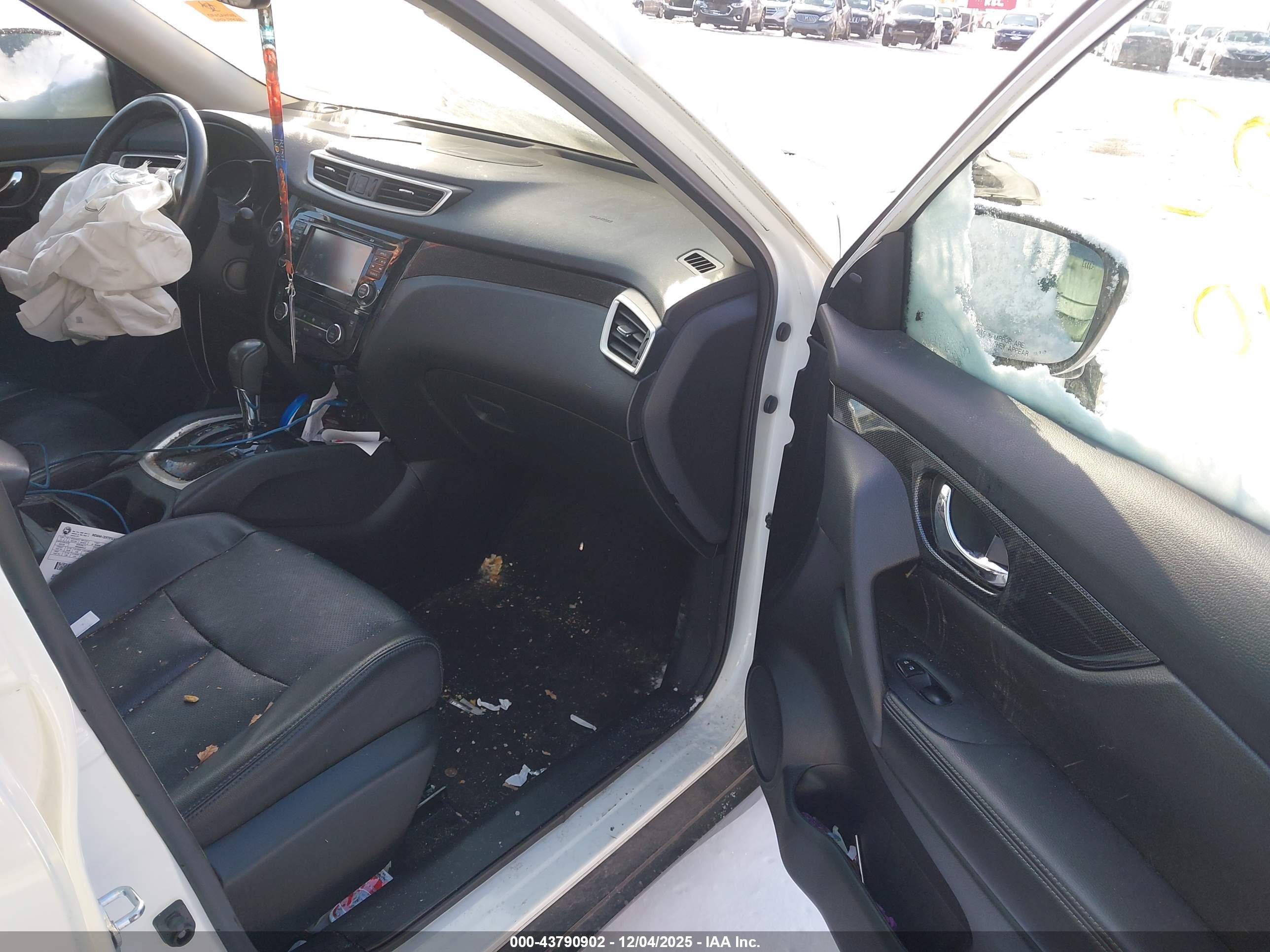 NISSAN ROGUE image 5