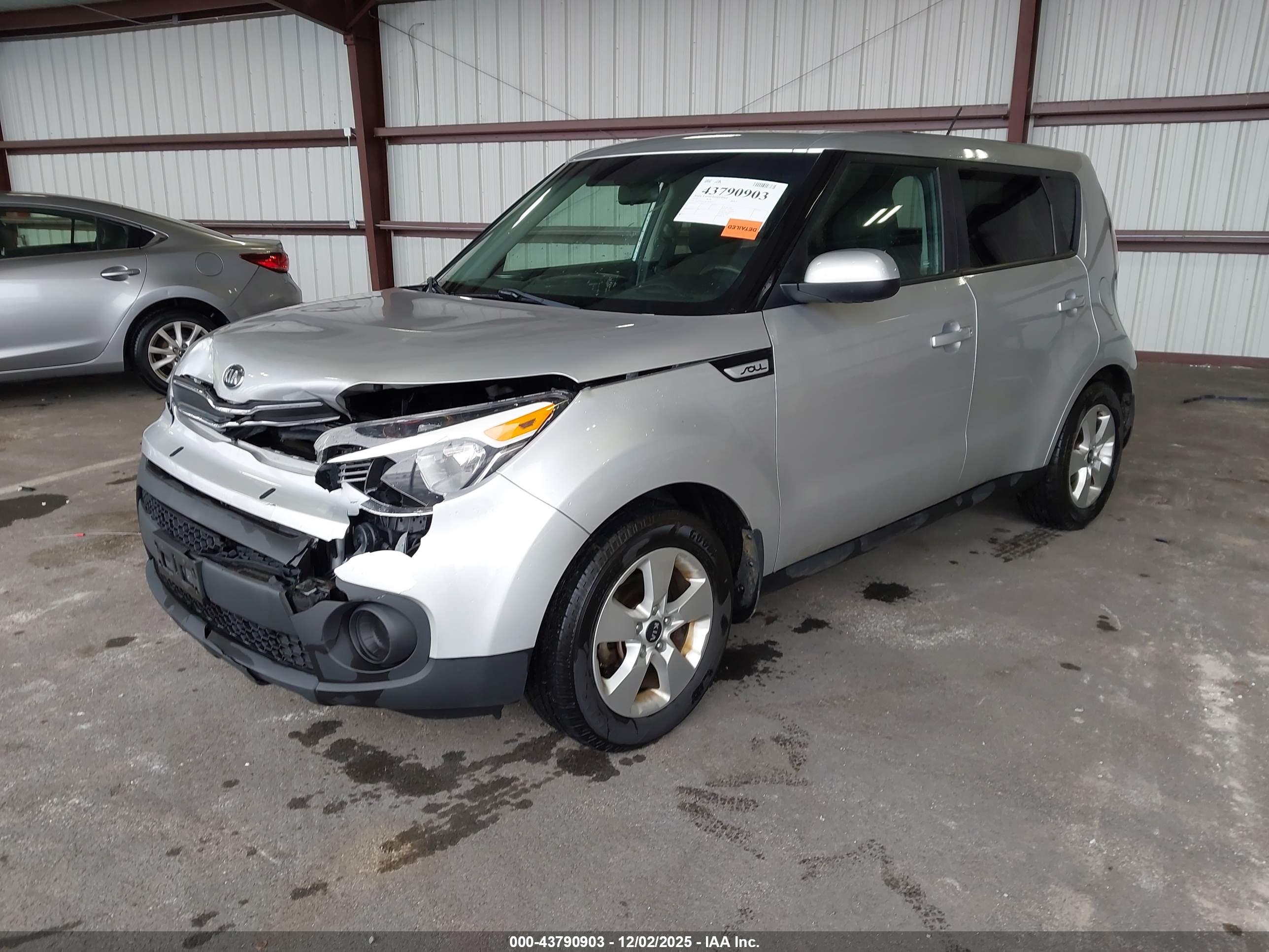 KIA SOUL image 2
