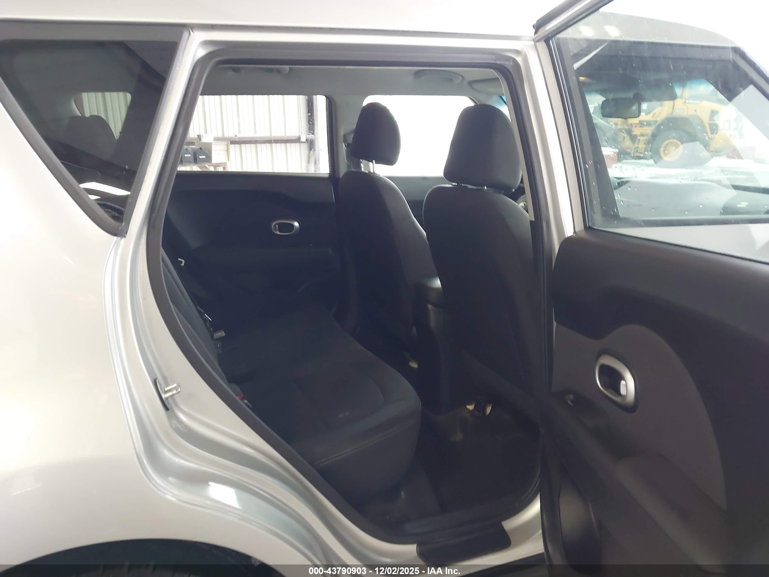 KIA SOUL image 8