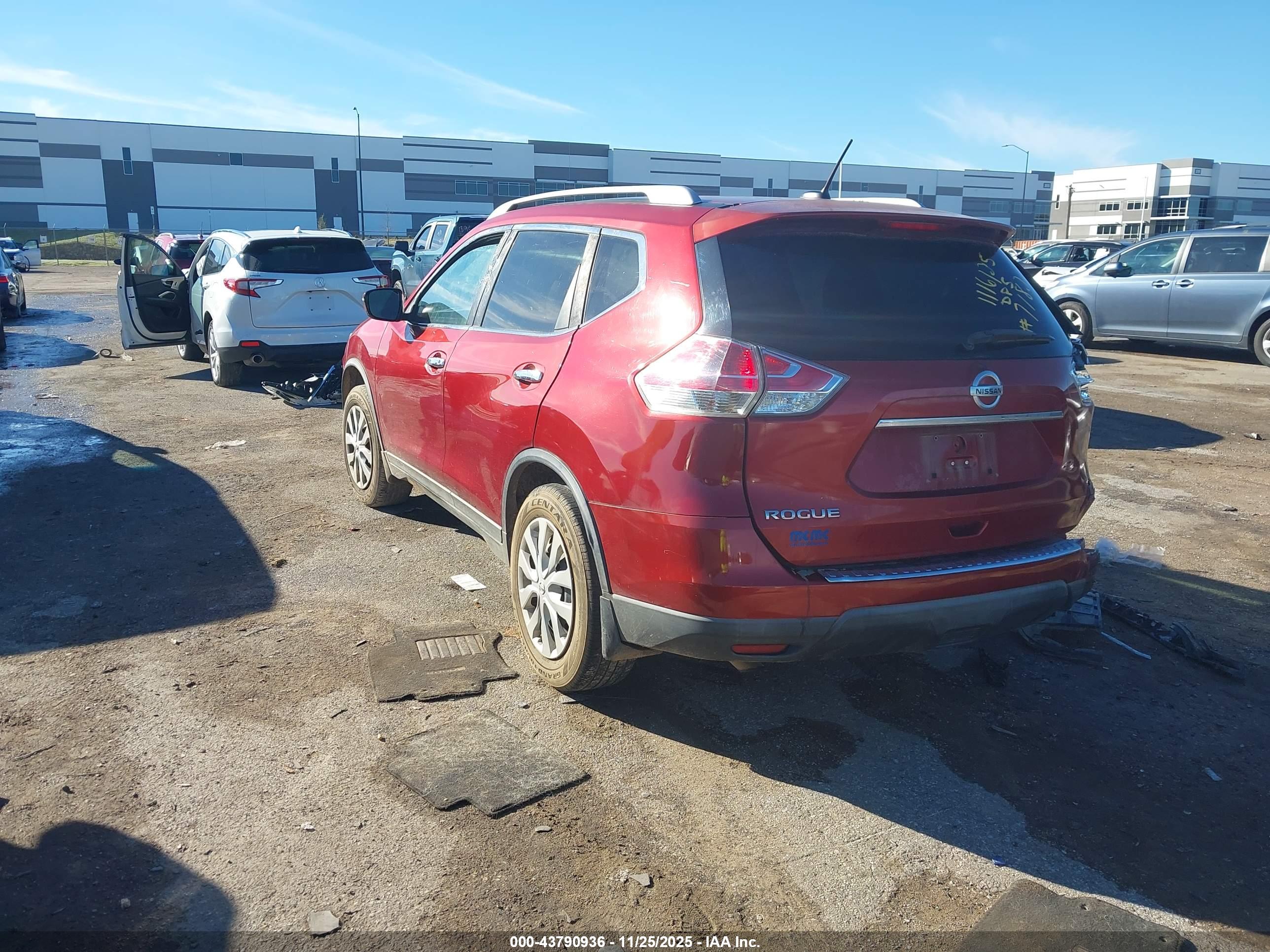 NISSAN ROGUE image 3