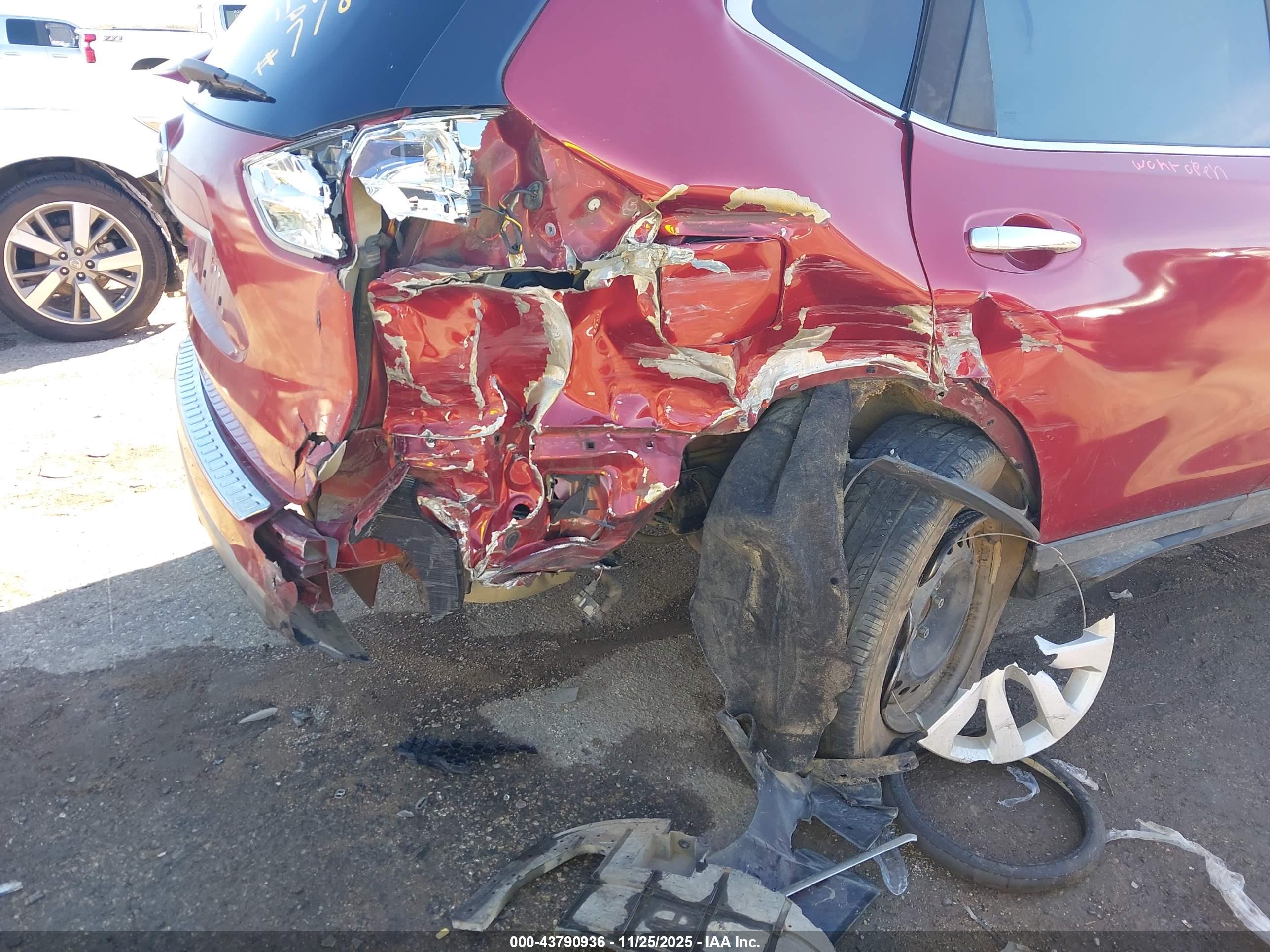 NISSAN ROGUE image 6