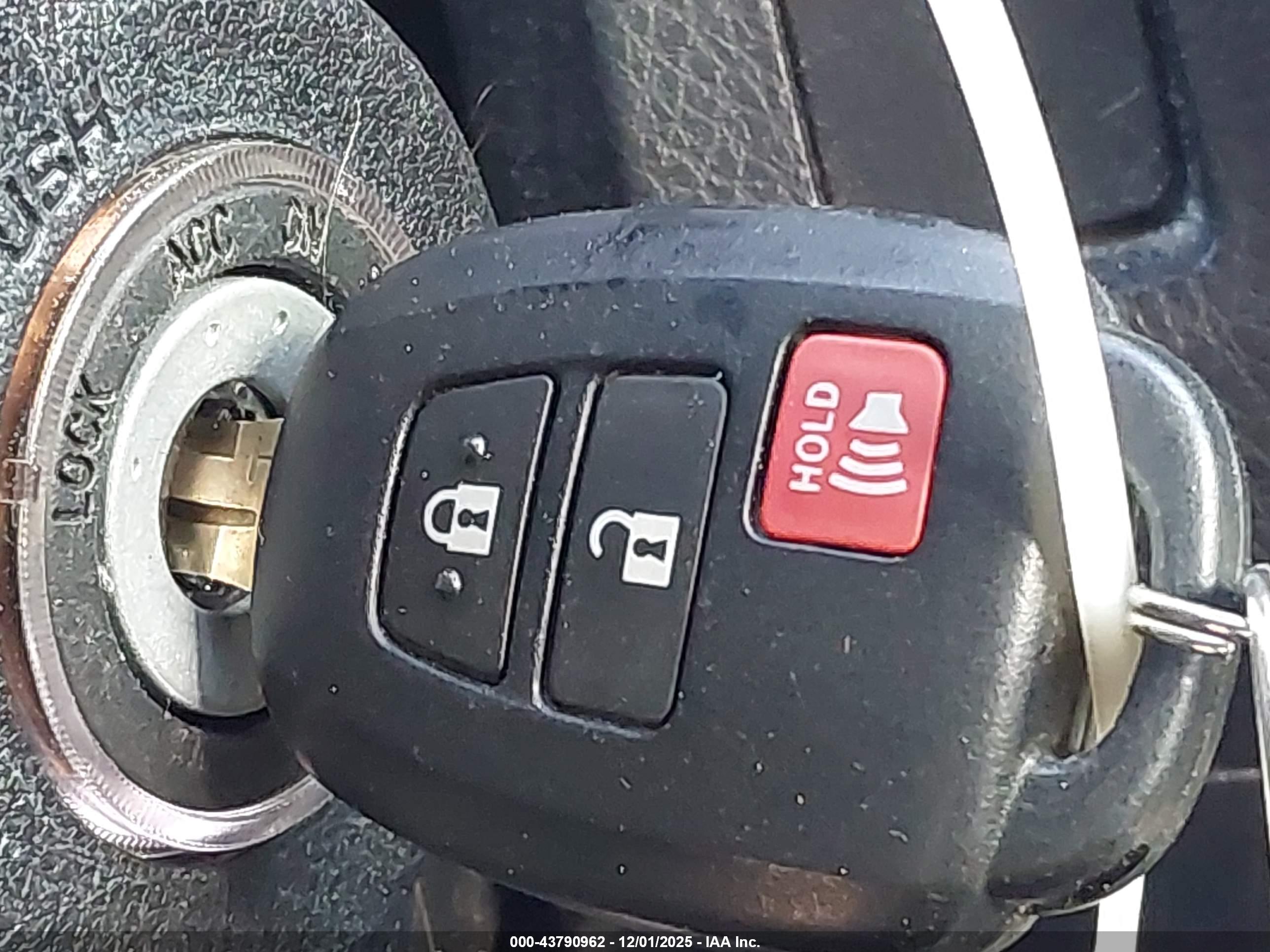 TOYOTA RAV4 image 11