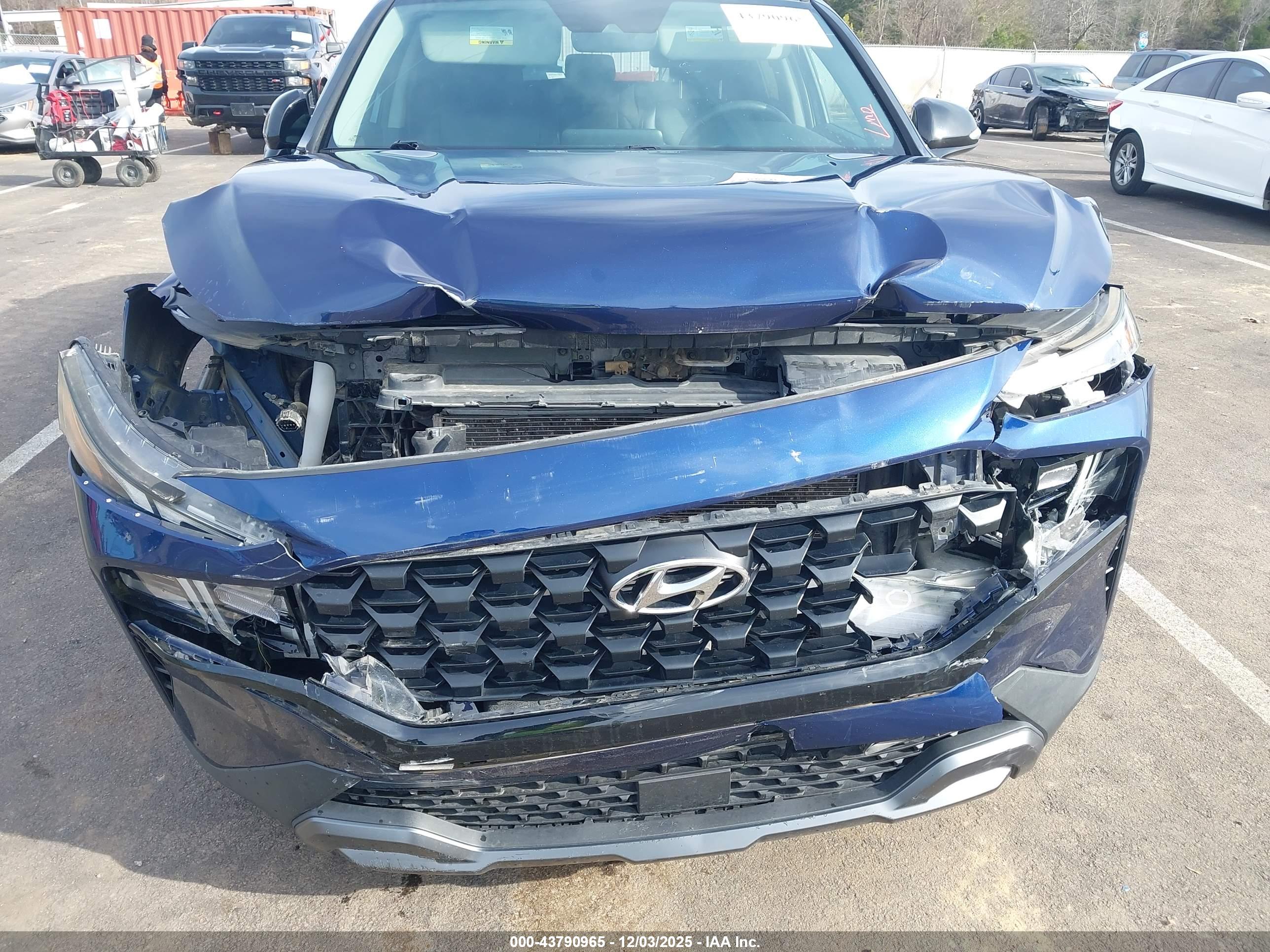 HYUNDAI SANTA image 6