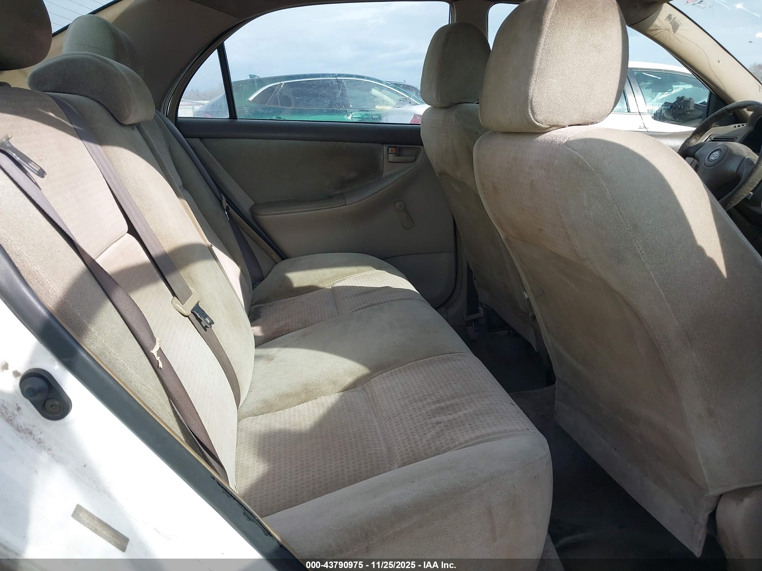 TOYOTA COROLLA image 8