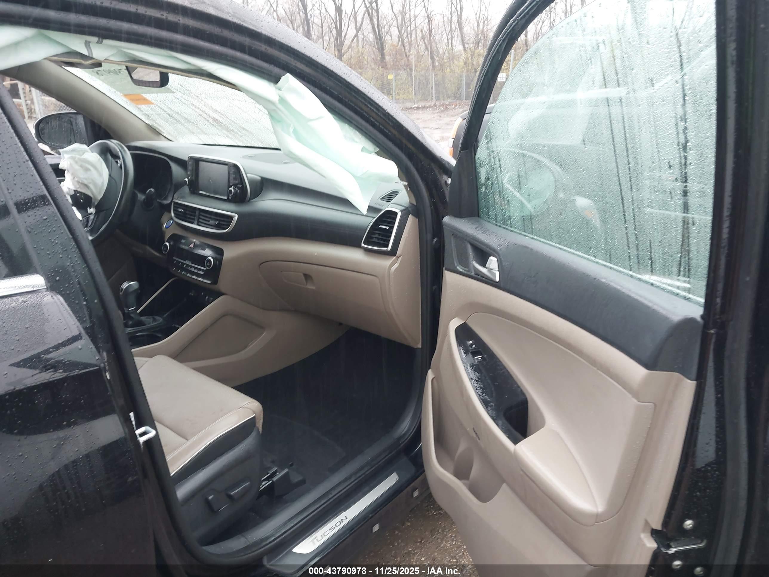 HYUNDAI TUCSON image 5