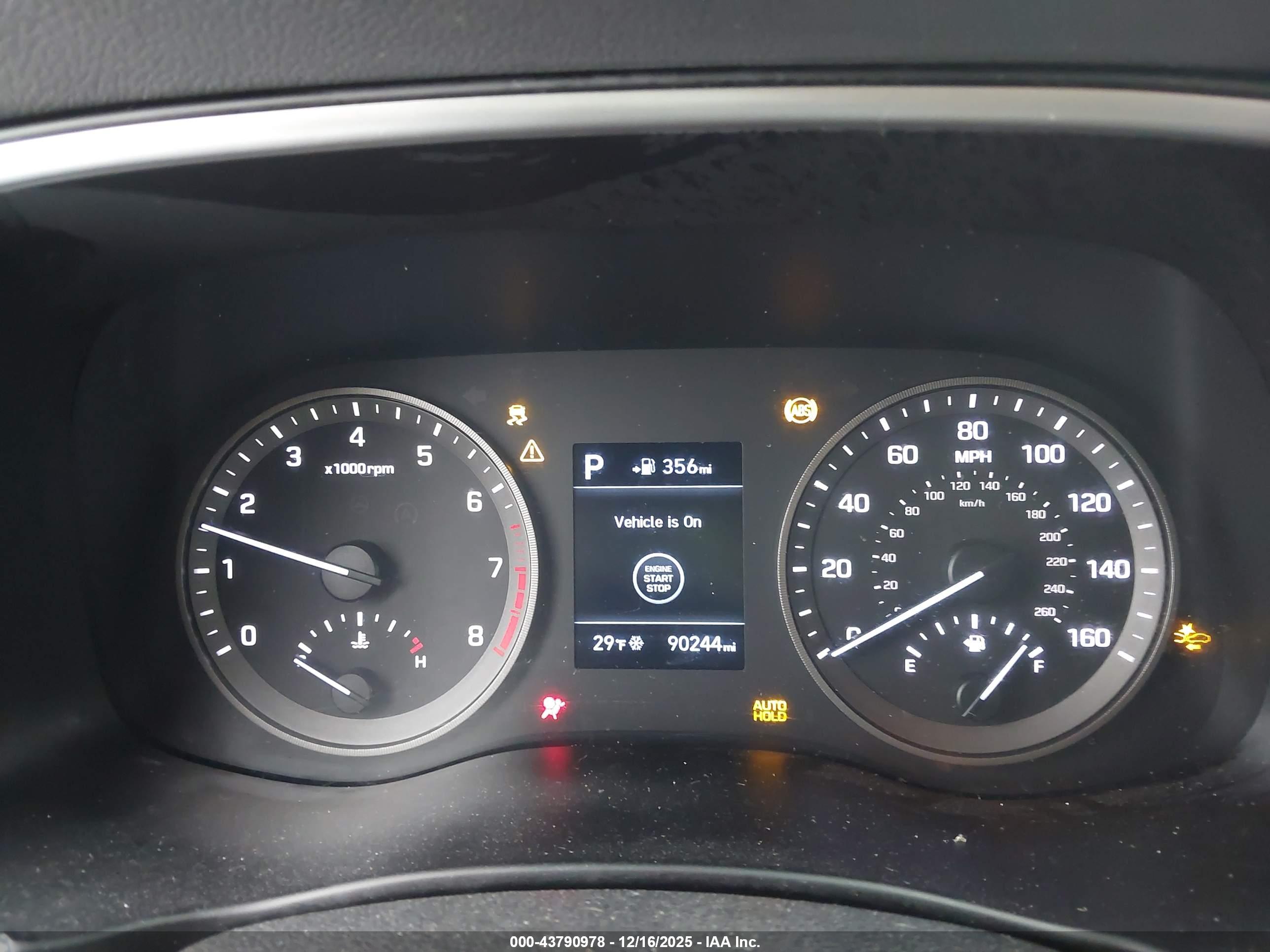 HYUNDAI TUCSON image 7