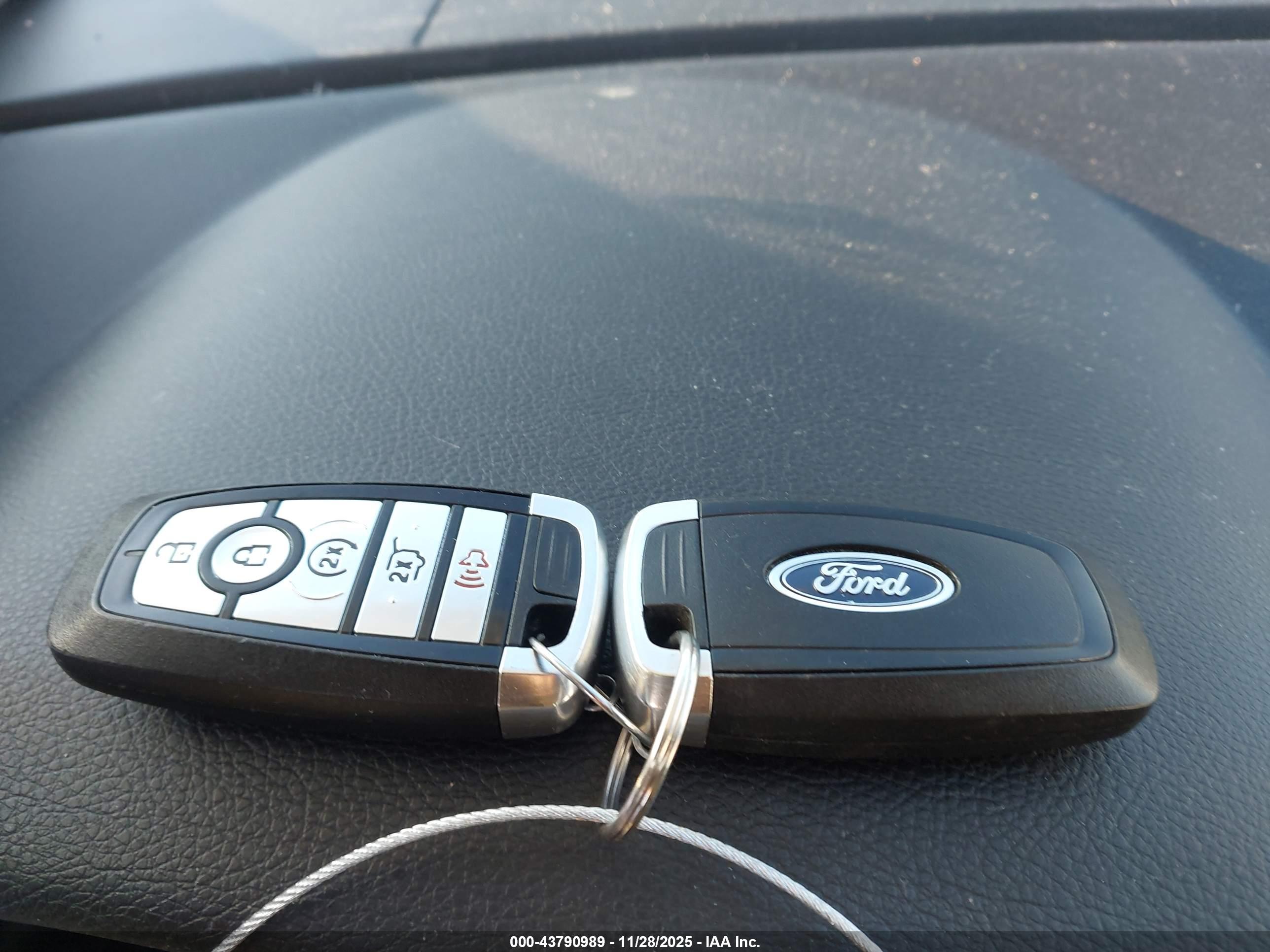 FORD EXPEDITION image 11