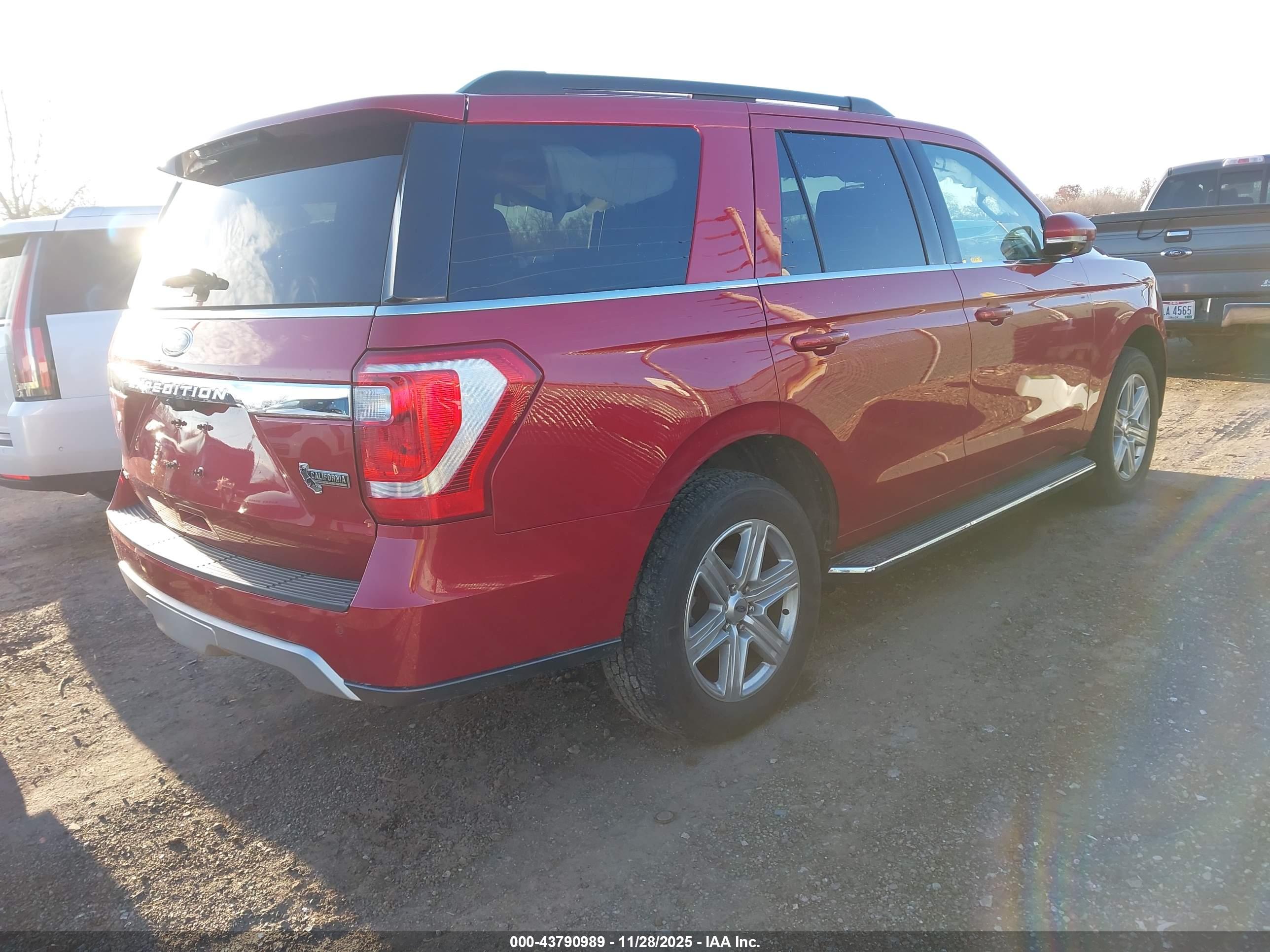 FORD EXPEDITION image 4