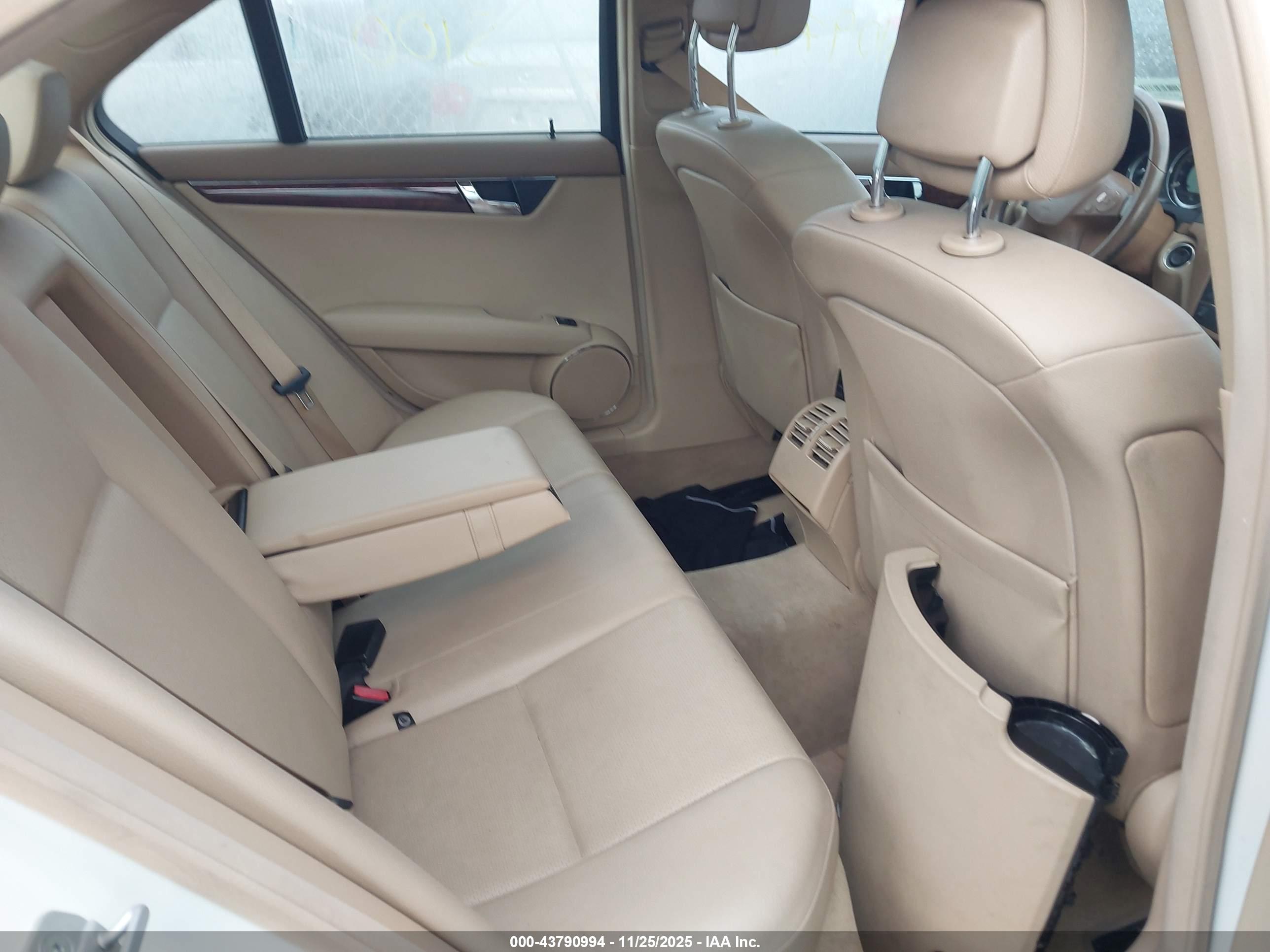 MERCEDES-BENZ C image 8