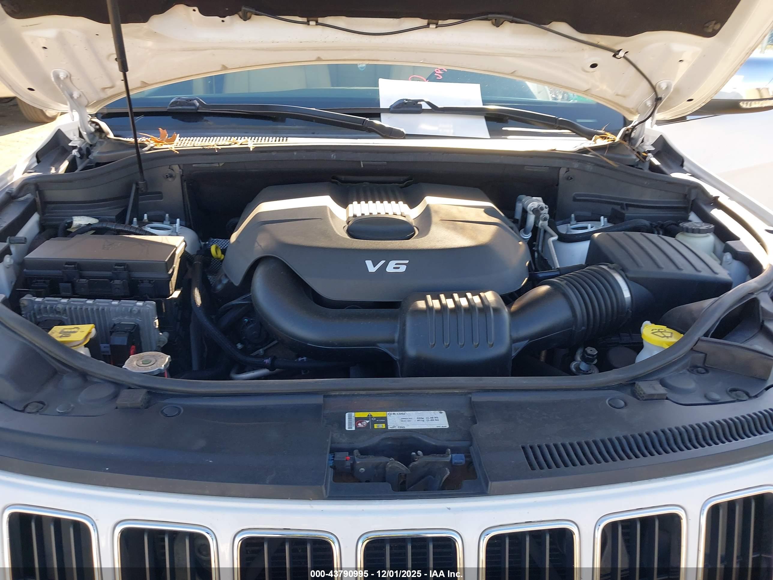 JEEP GRAND image 10