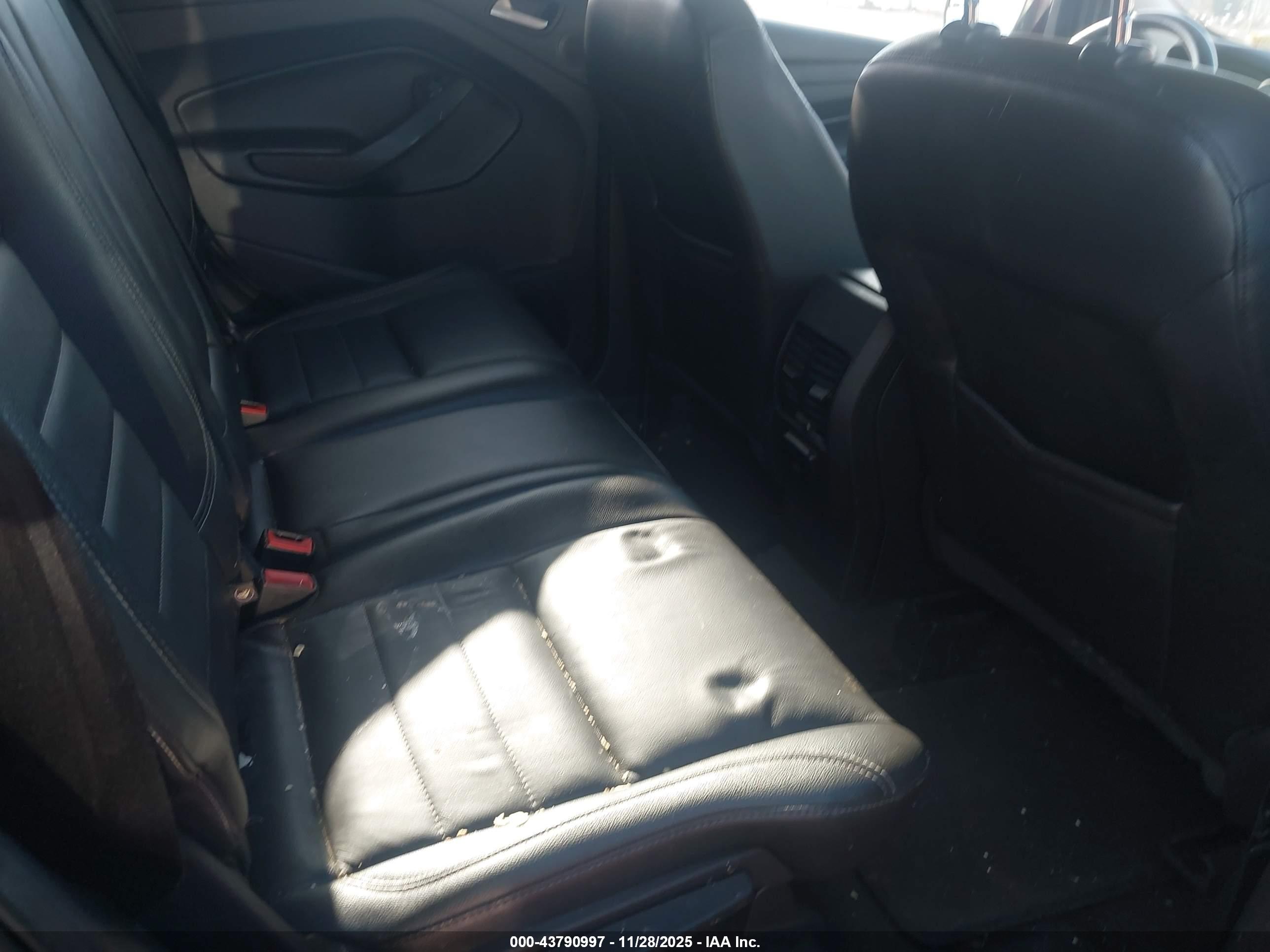 FORD ESCAPE image 8