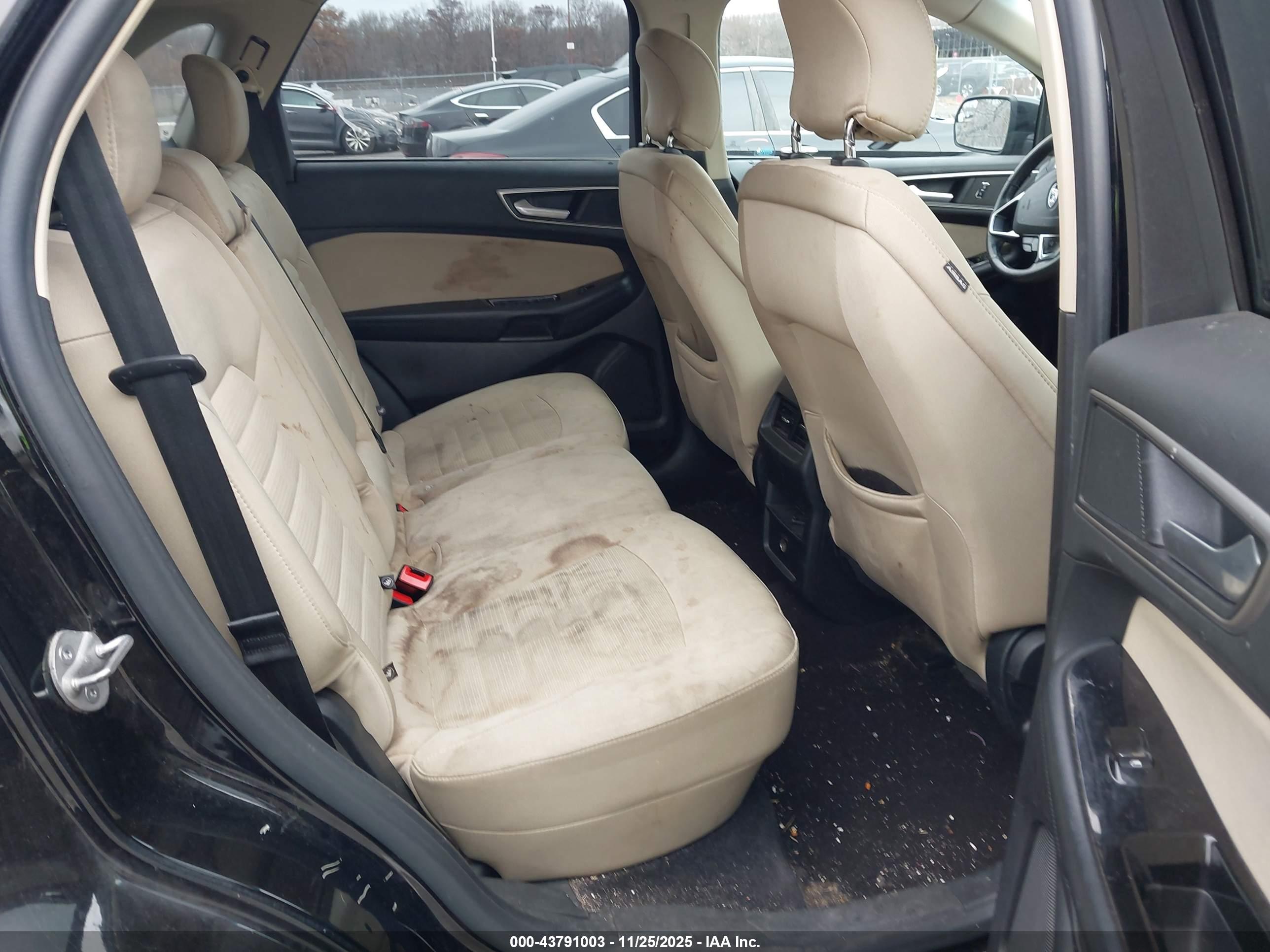 FORD EDGE image 8