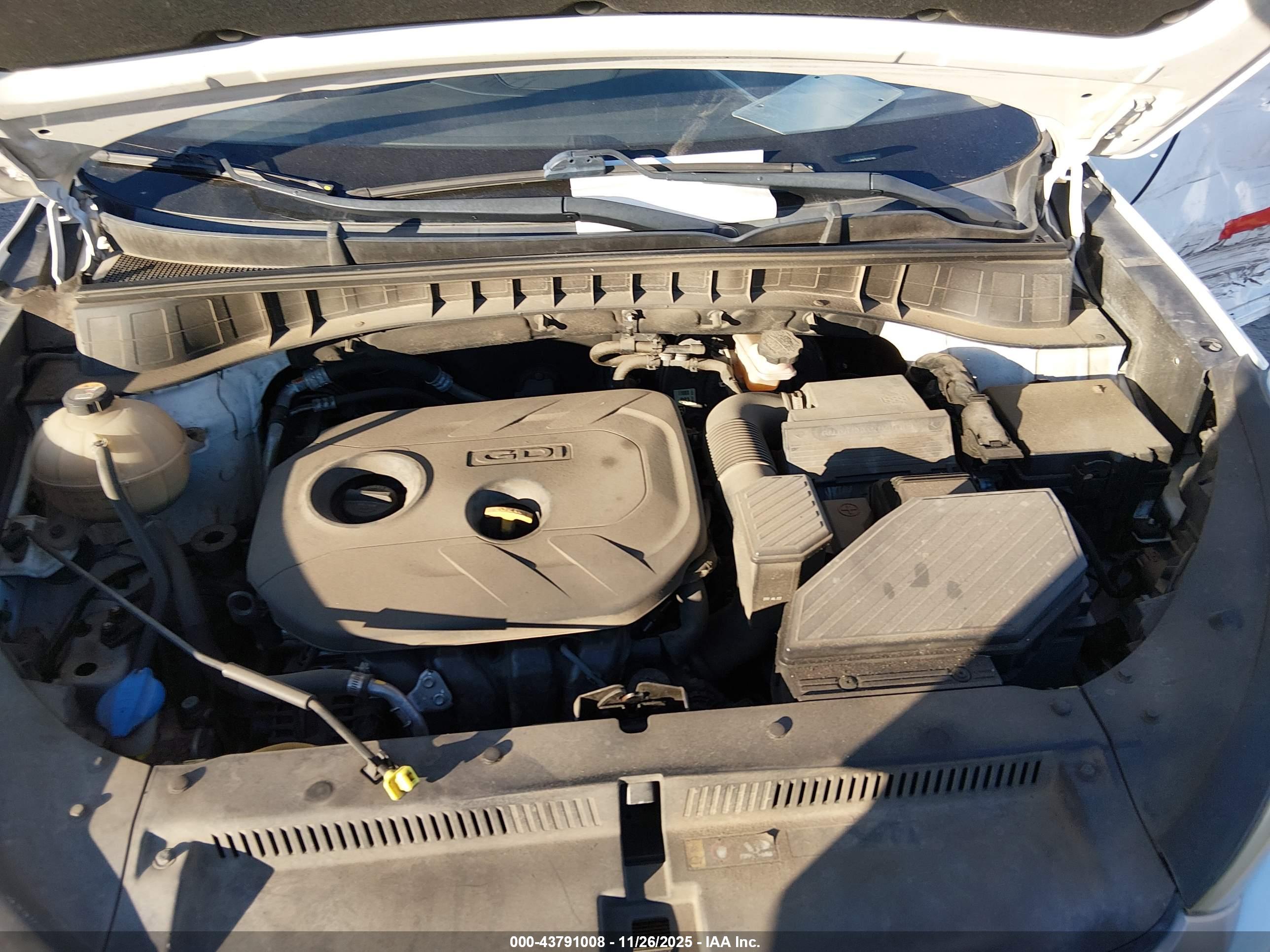 HYUNDAI TUCSON image 10