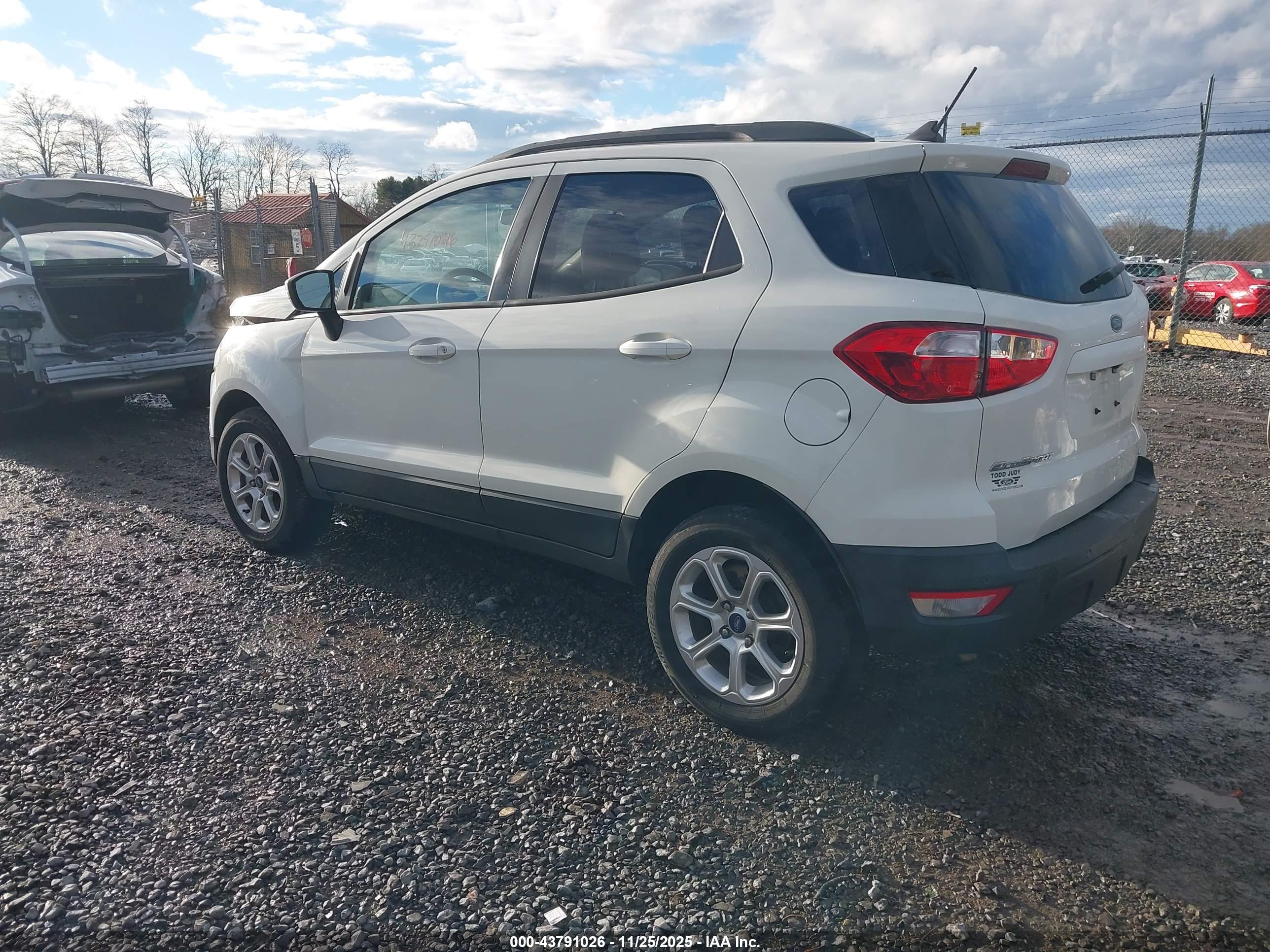 FORD ECOSPORT image 3