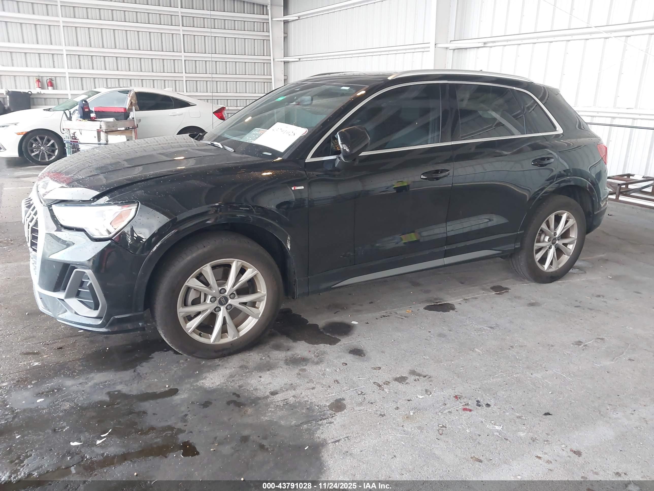 AUDI Q3 image 2