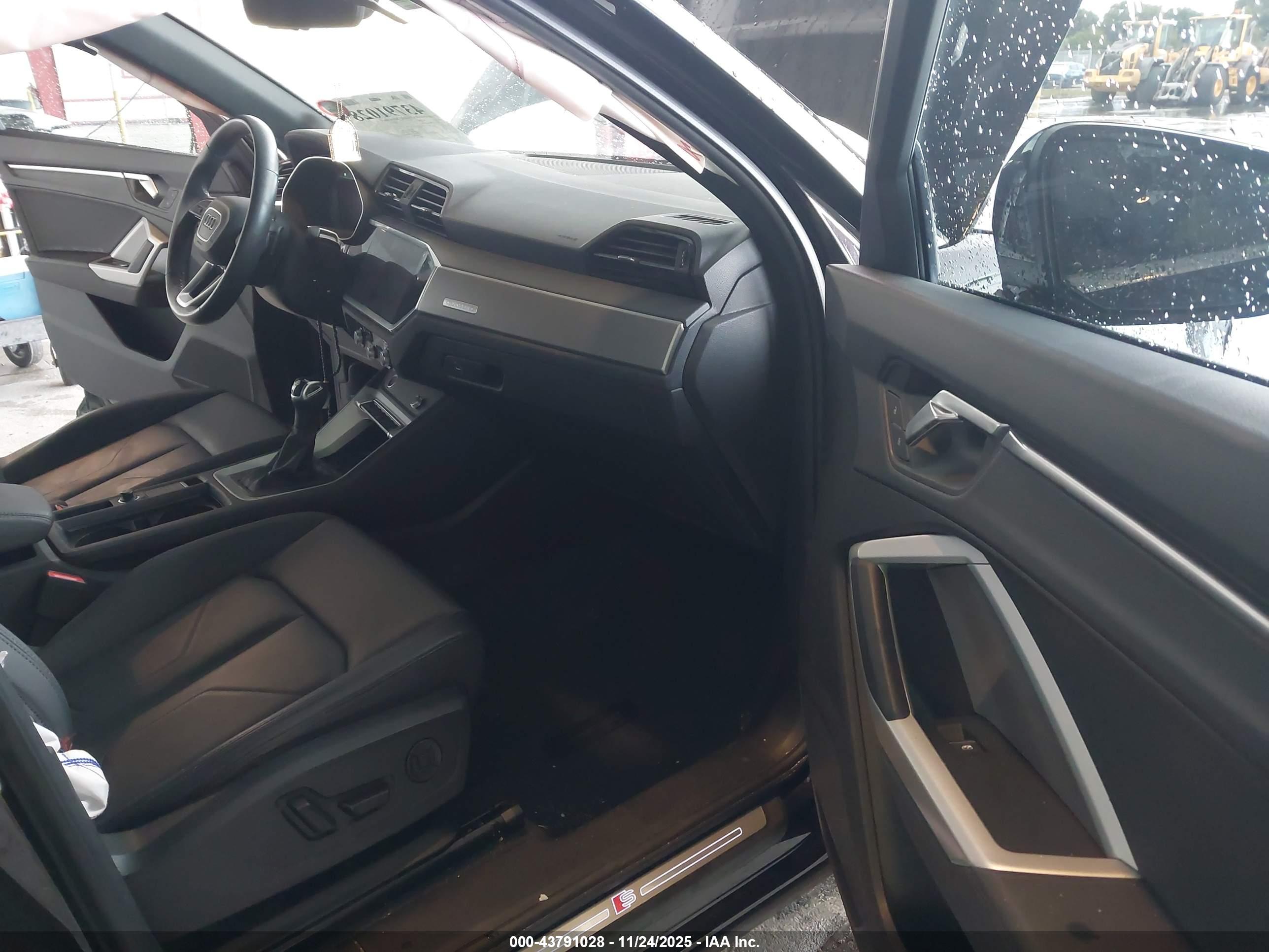 AUDI Q3 image 5