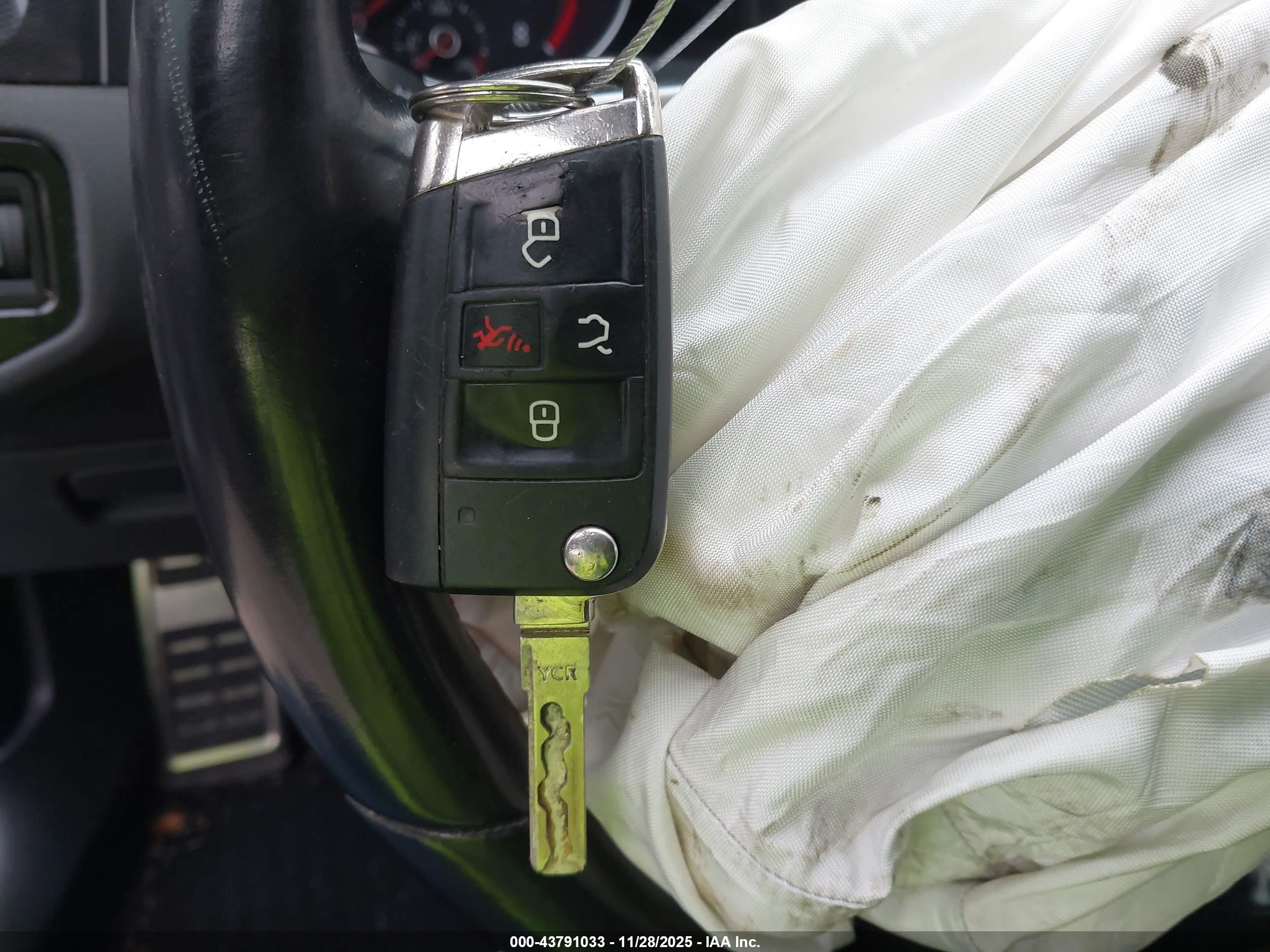 VOLKSWAGEN GOLF image 11