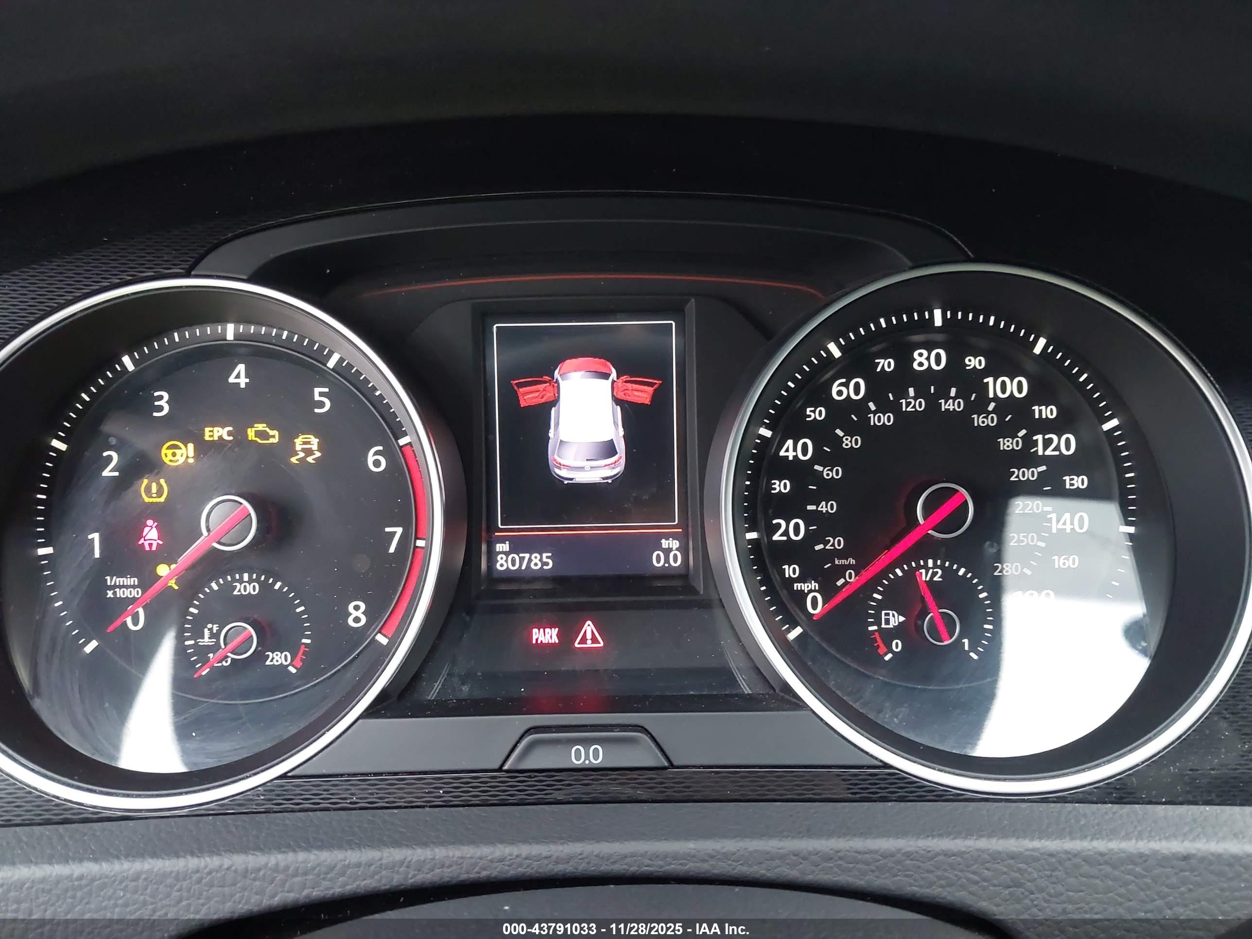 VOLKSWAGEN GOLF image 7