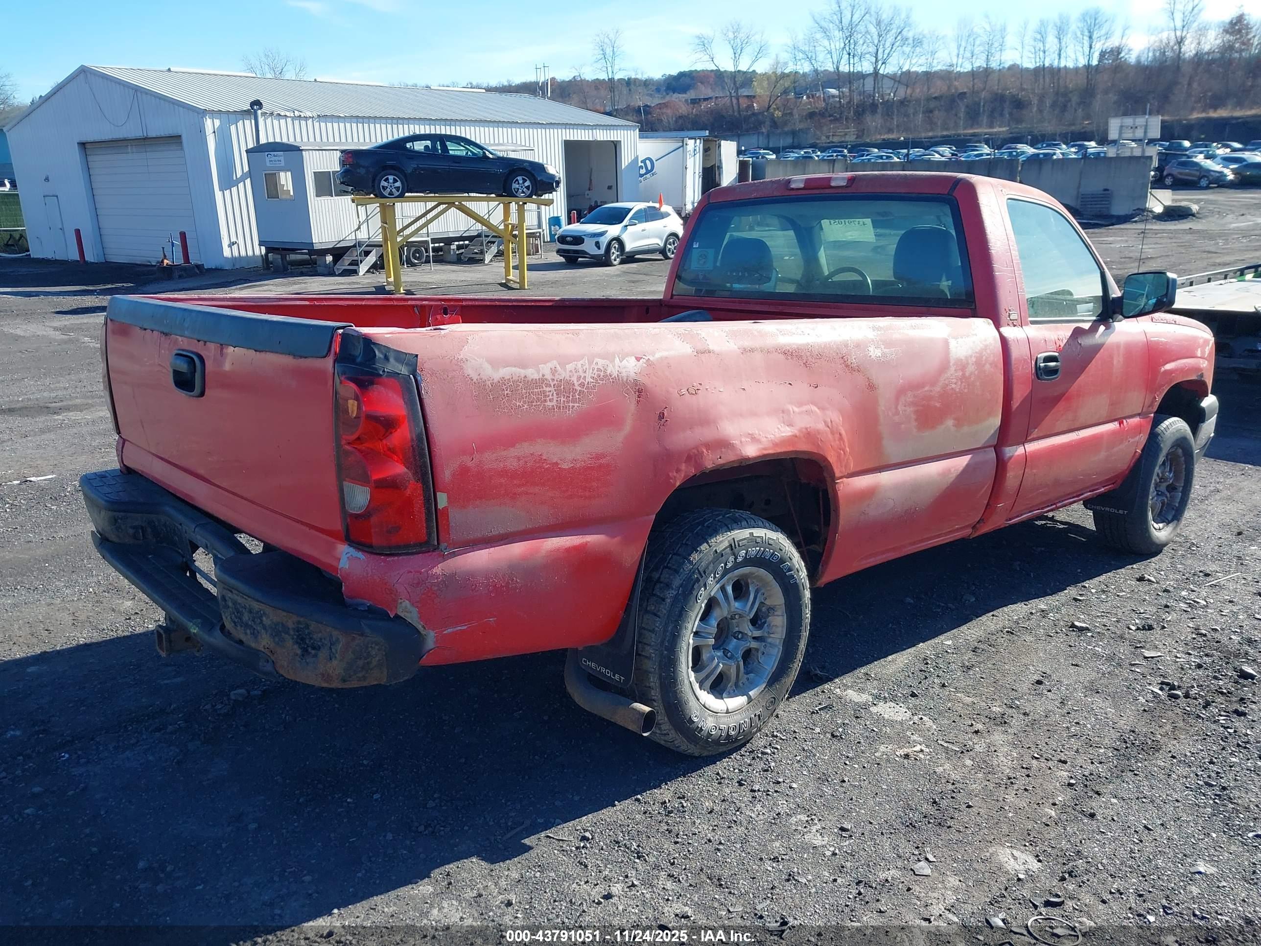 CHEVROLET SILVERADO image 4