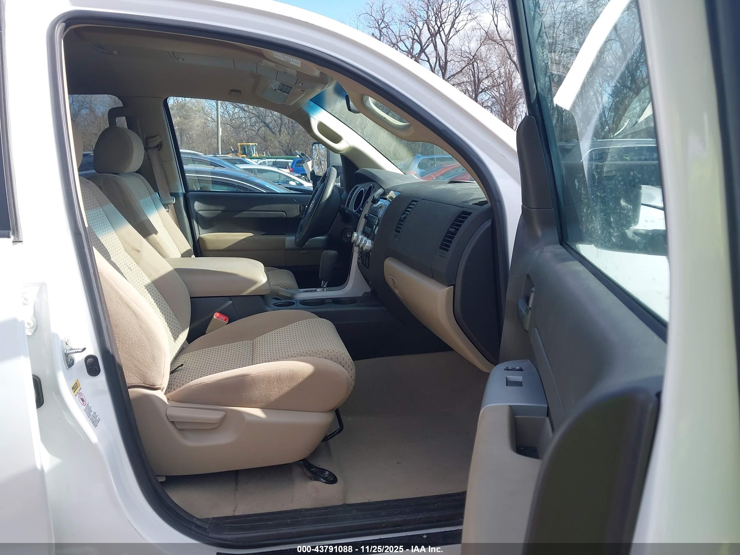 TOYOTA TUNDRA image 5