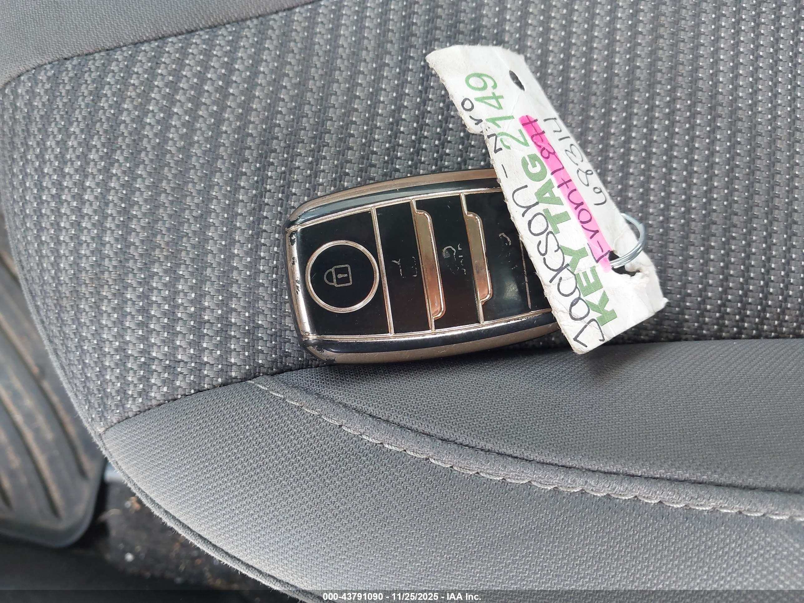 KIA NIRO image 11