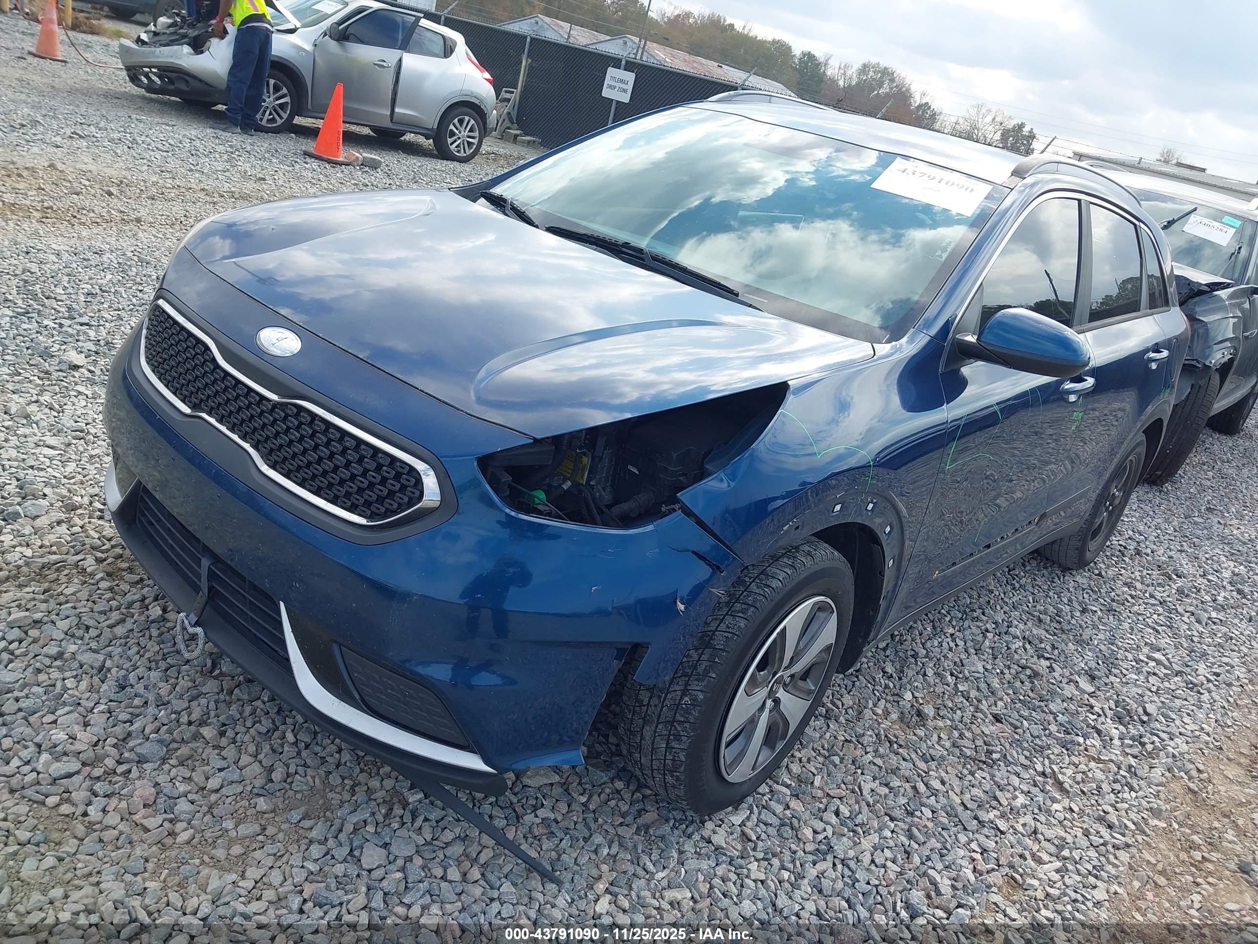 KIA NIRO image 2
