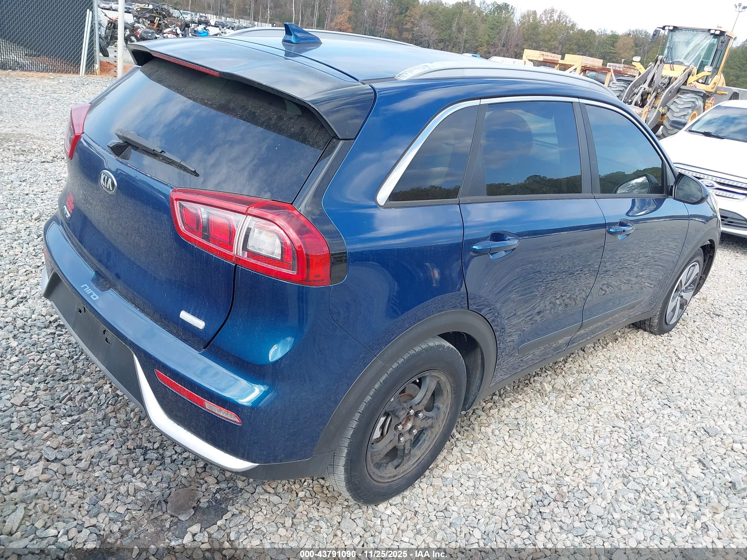 KIA NIRO image 4