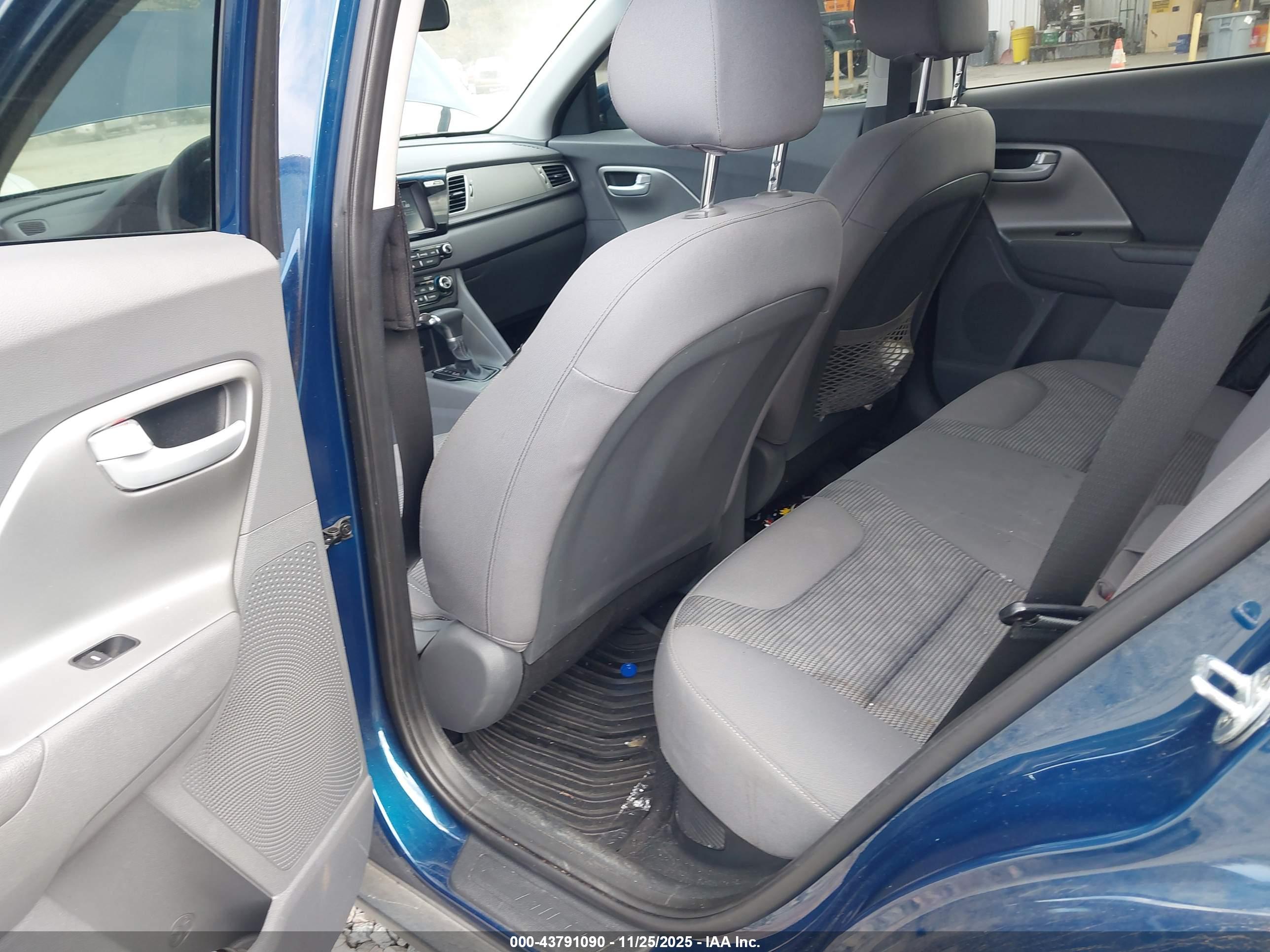 KIA NIRO image 8