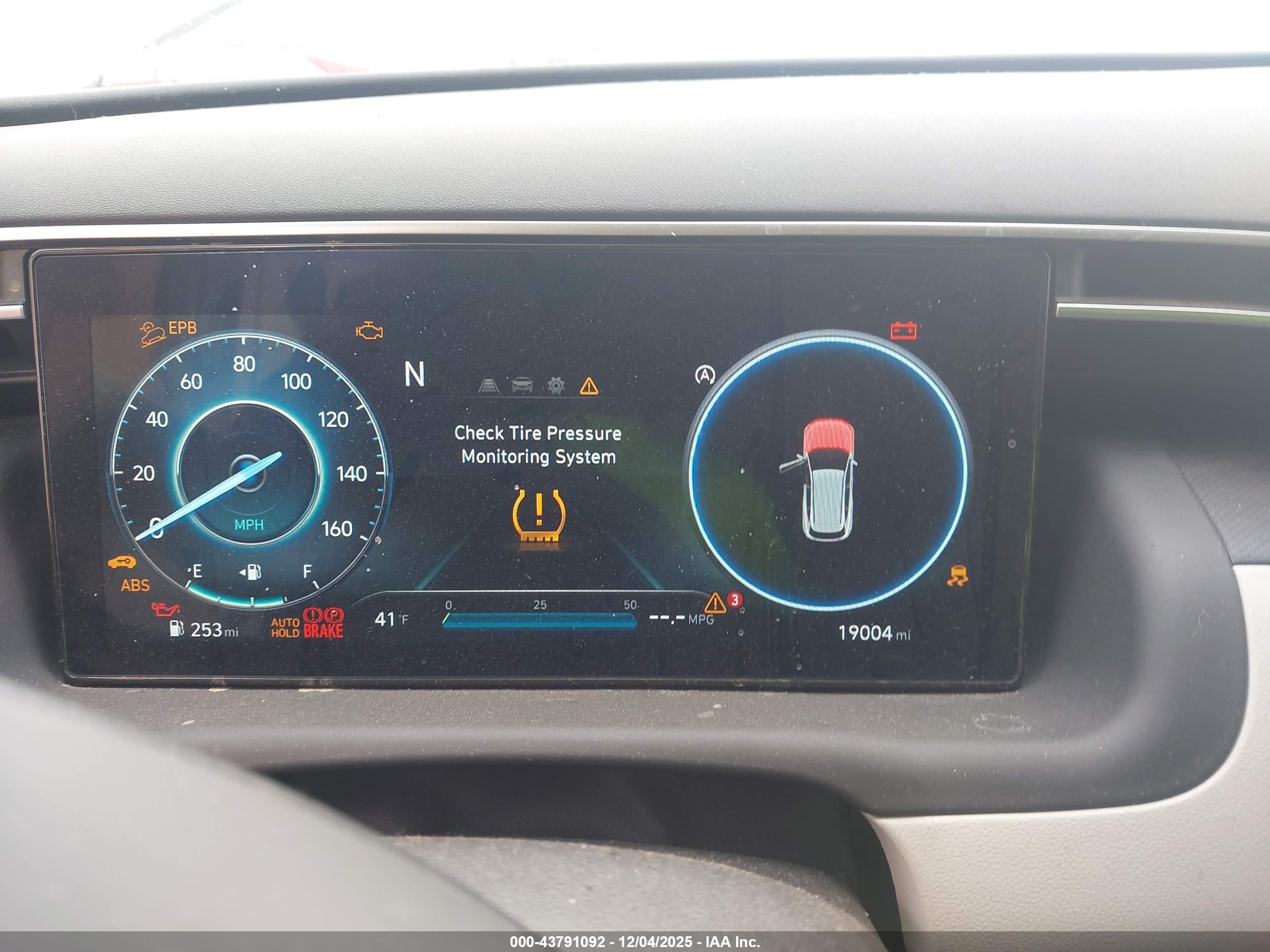 HYUNDAI TUCSON image 7