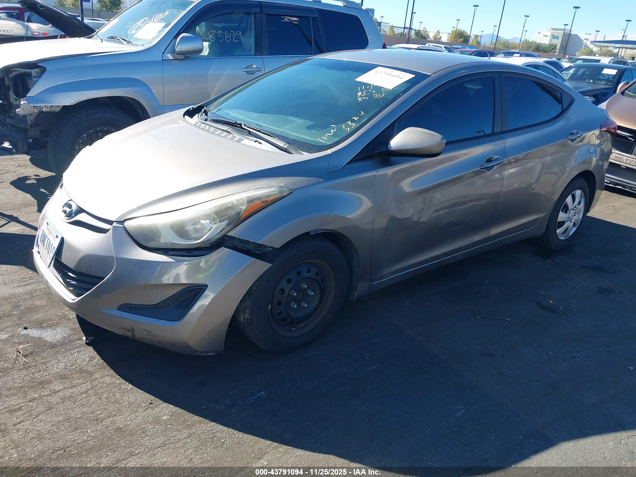 HYUNDAI ELANTRA image 2