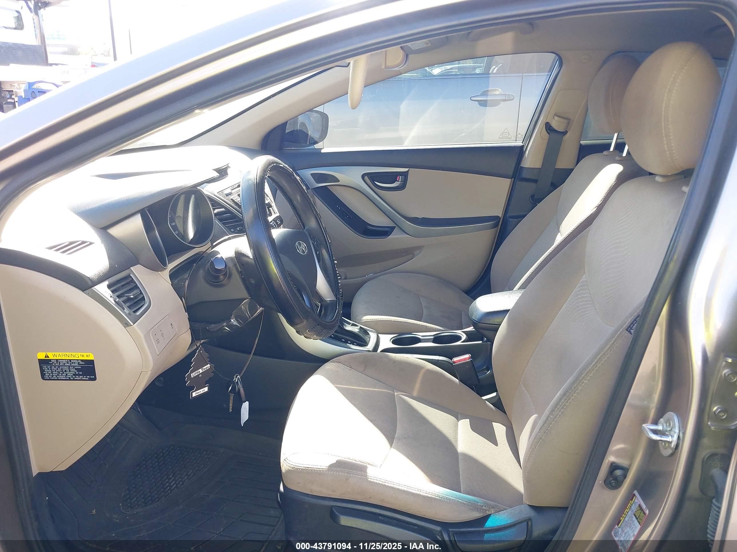 HYUNDAI ELANTRA image 5