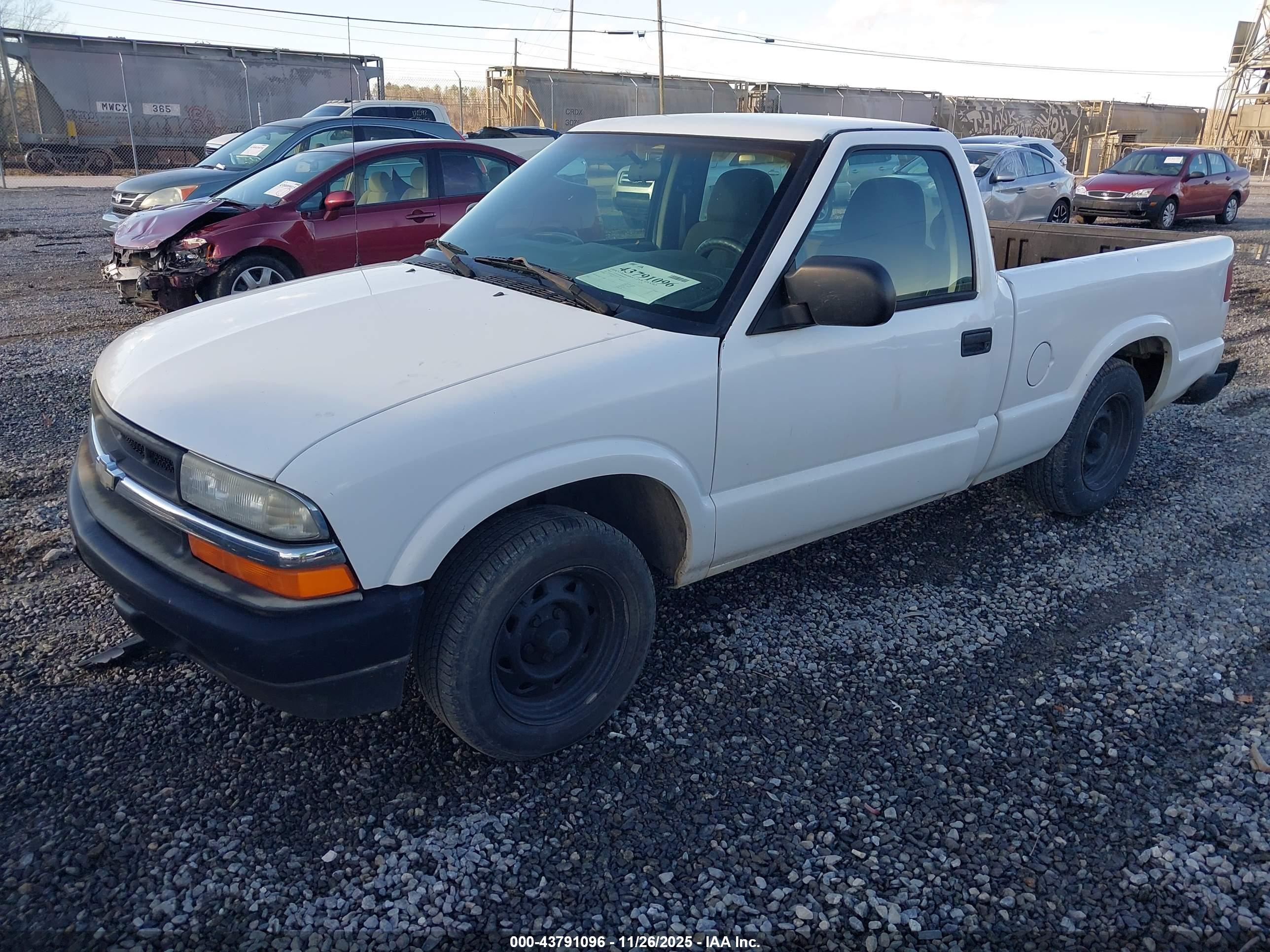 CHEVROLET S-10 image 2