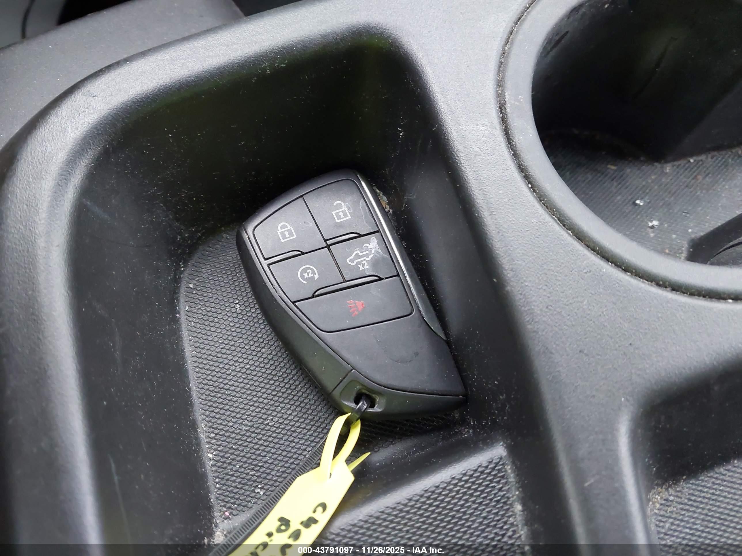 CHEVROLET SILVERADO image 11