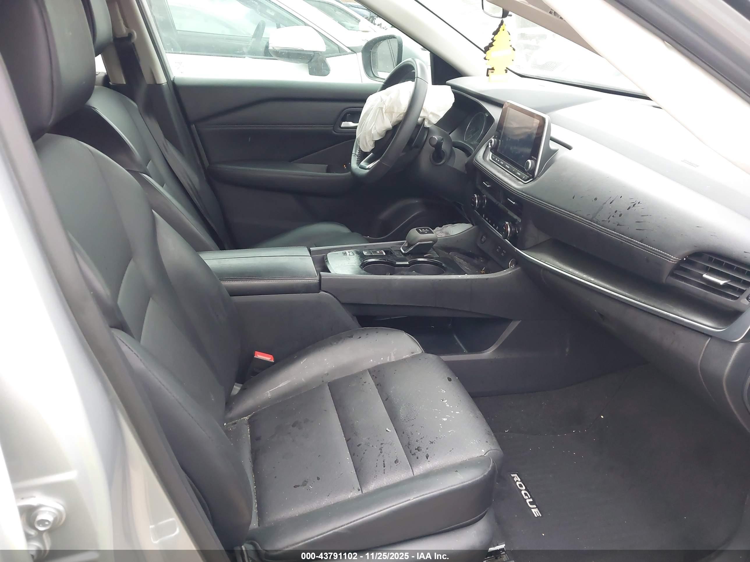 NISSAN ROGUE image 5