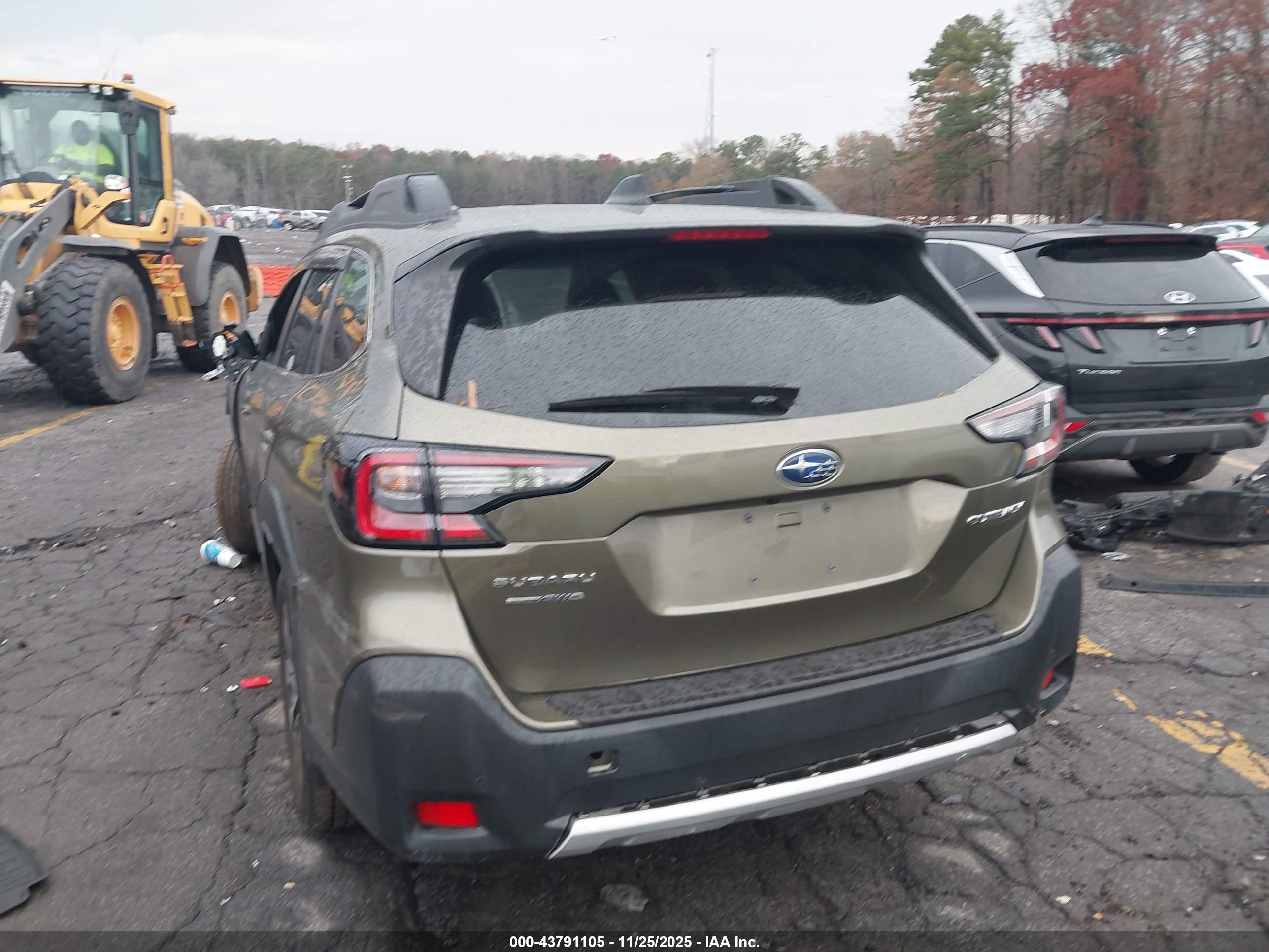 SUBARU OUTBACK image 3