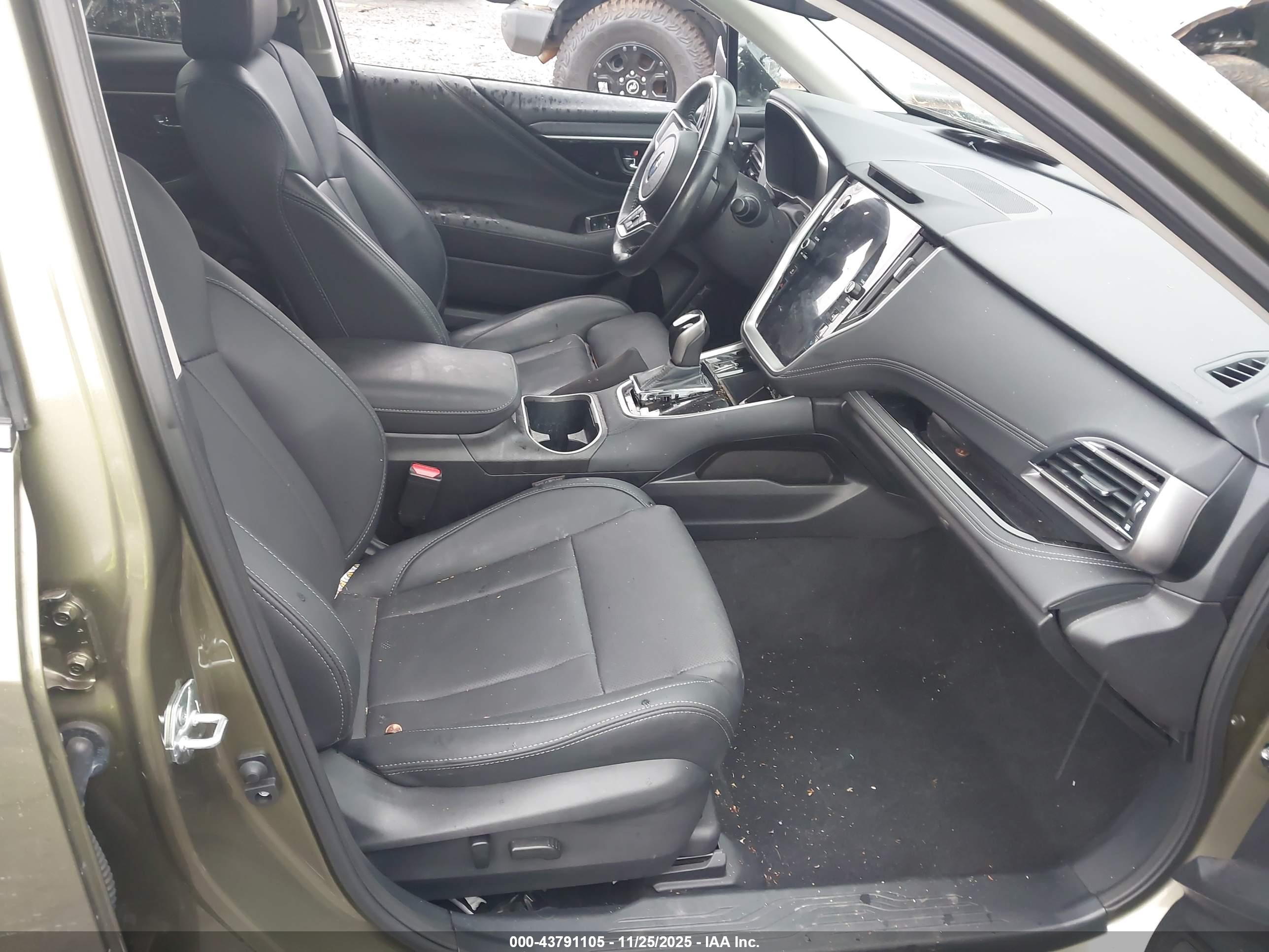 SUBARU OUTBACK image 5