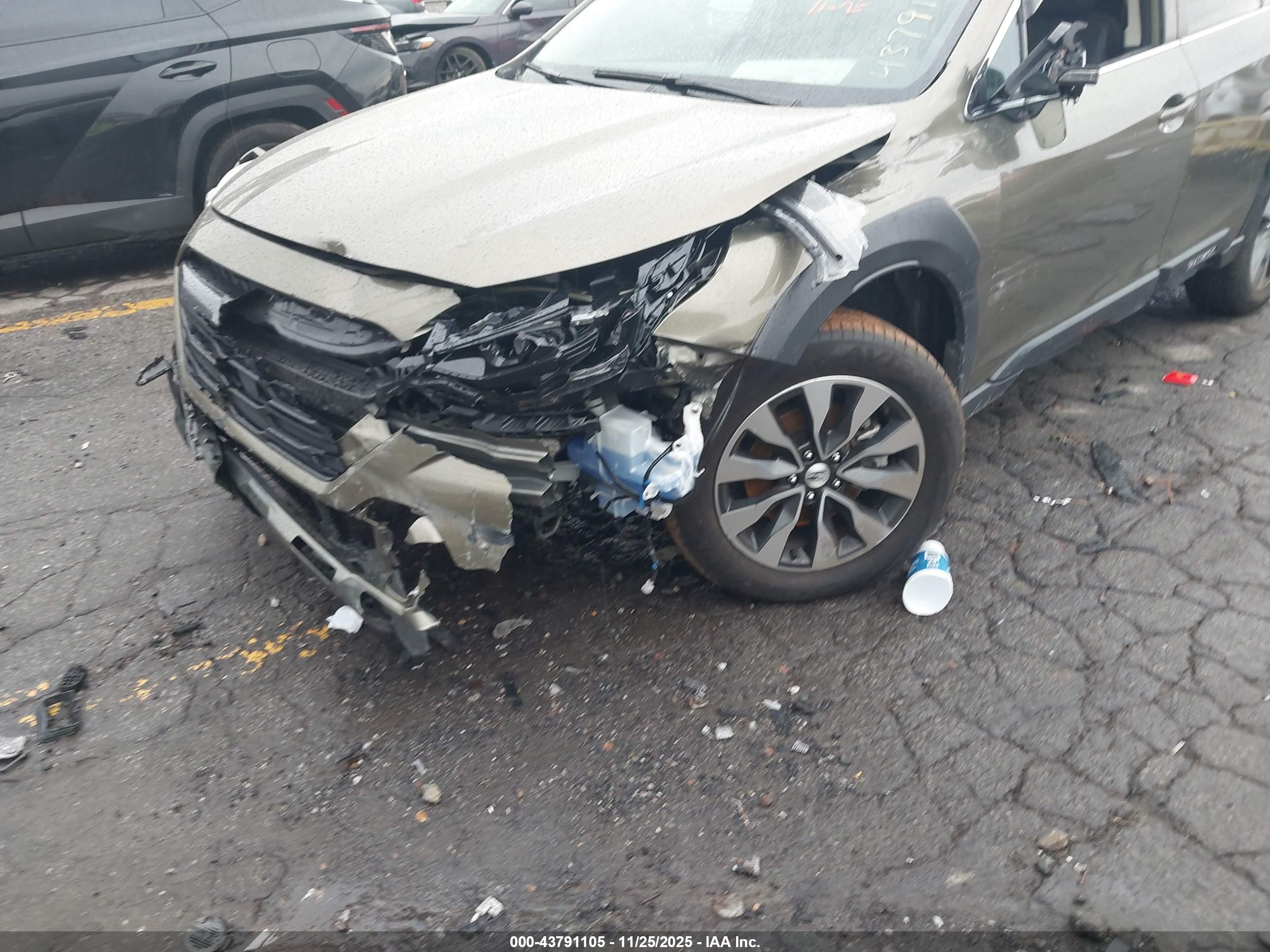 SUBARU OUTBACK image 6