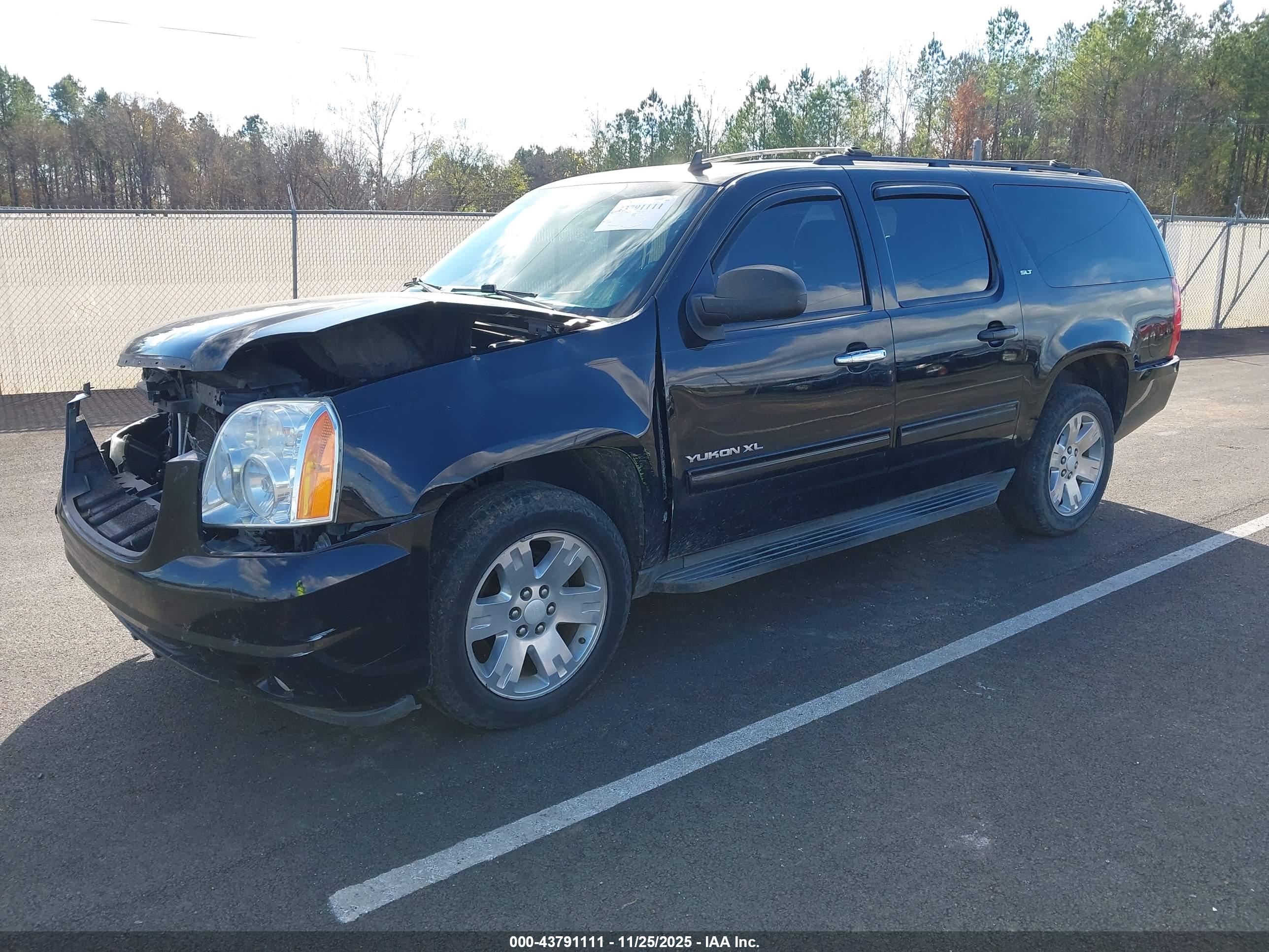 GMC YUKON image 2