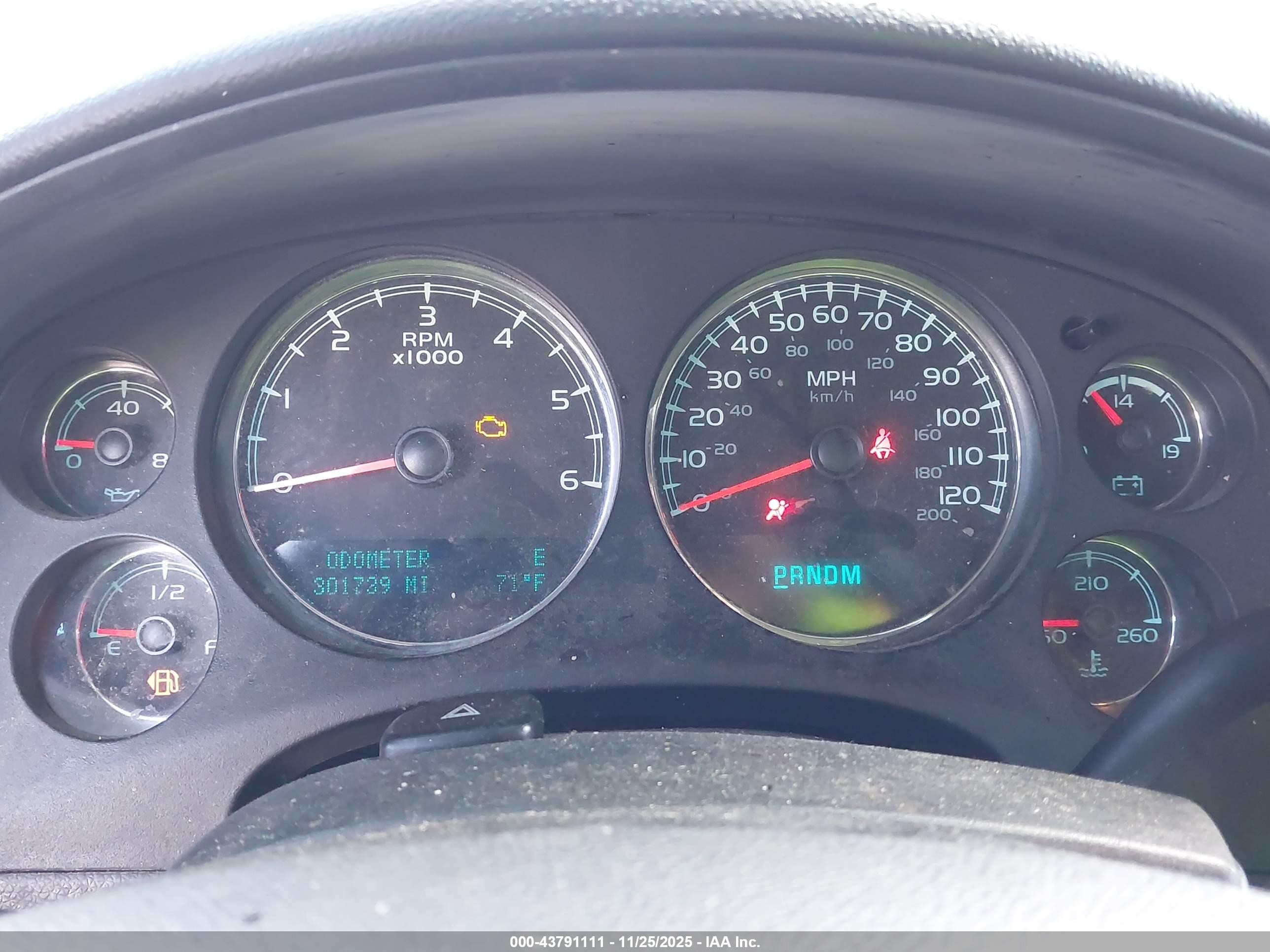GMC YUKON image 7