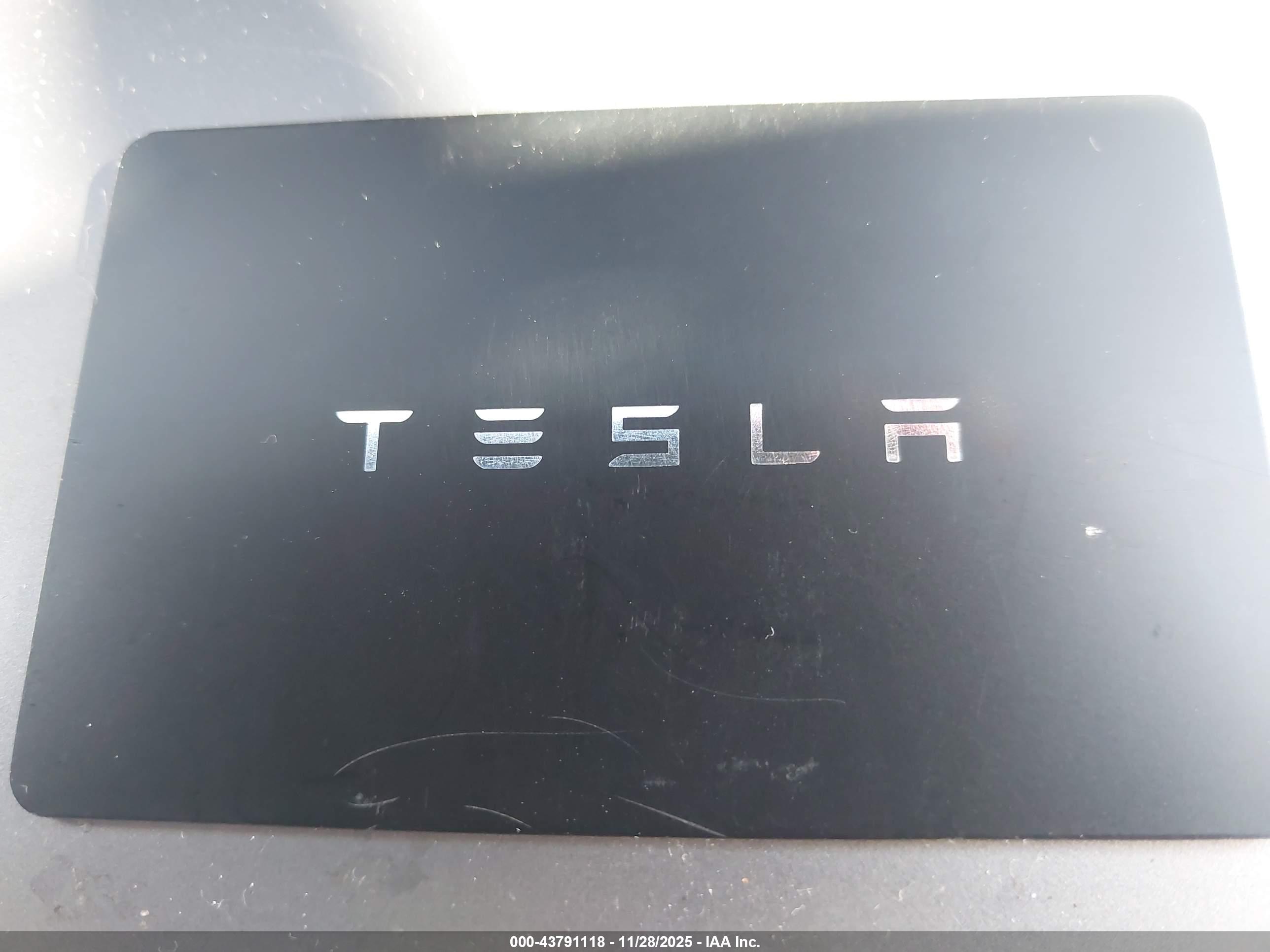 TESLA MODEL image 11