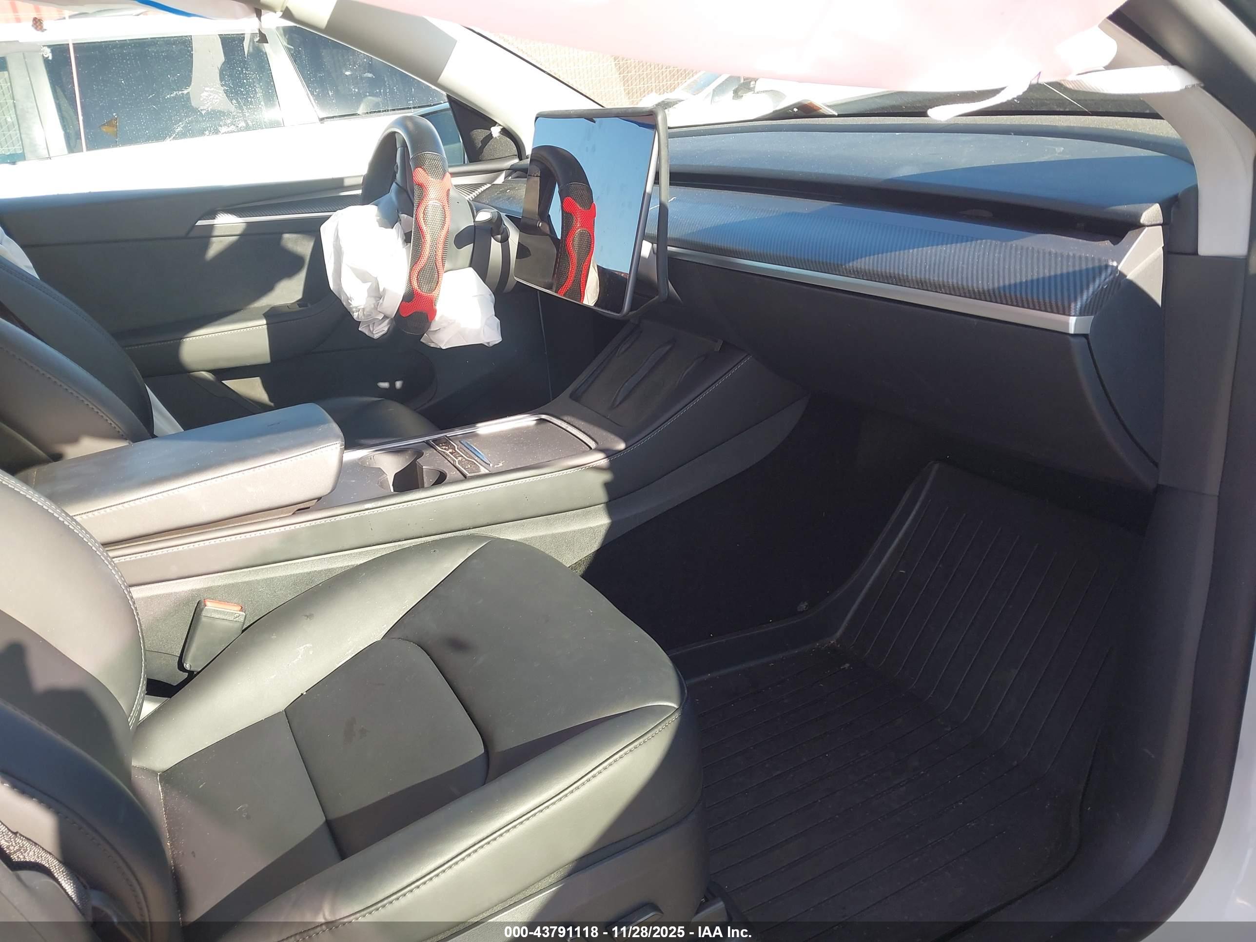 TESLA MODEL image 5
