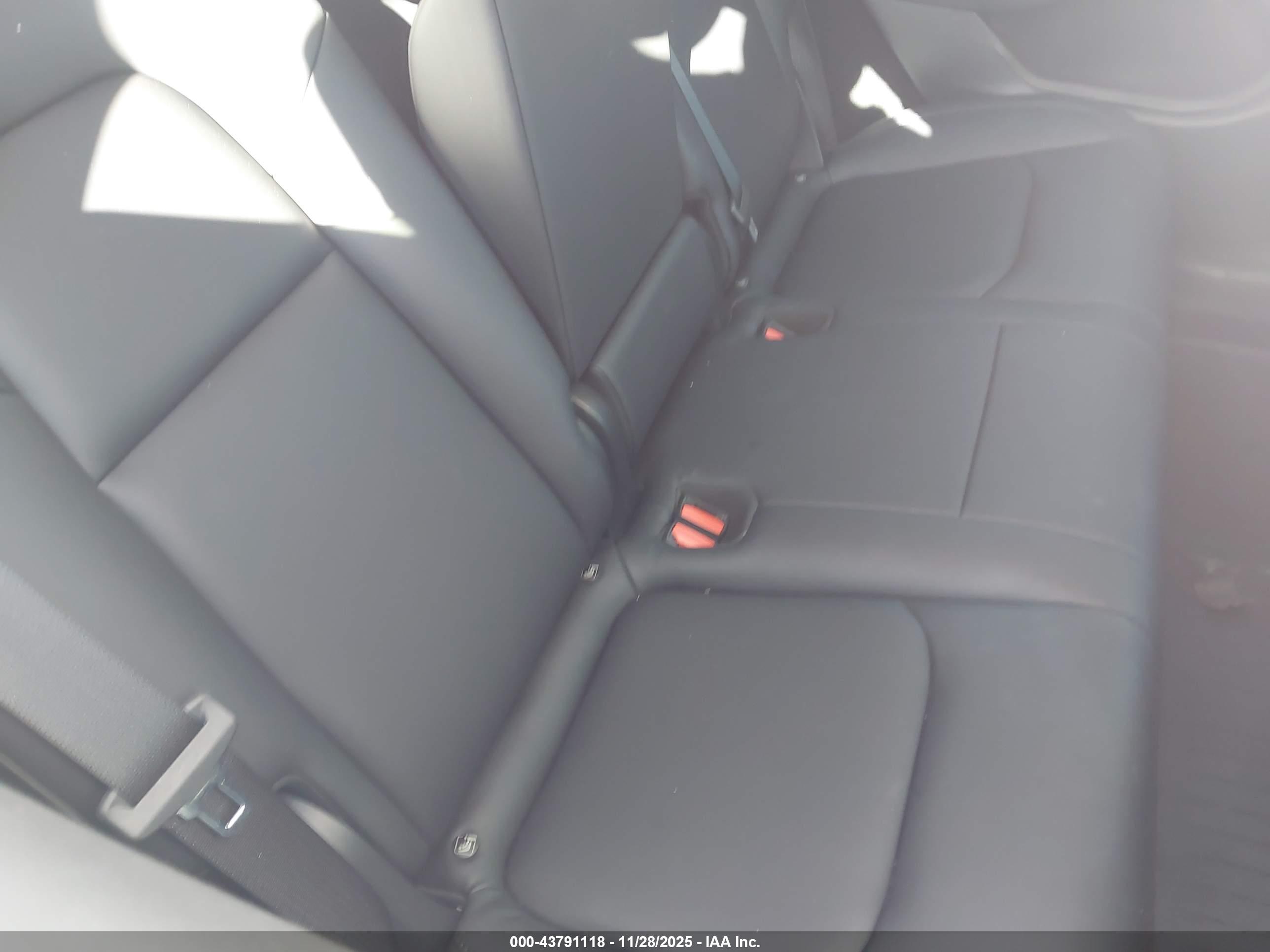 TESLA MODEL image 8
