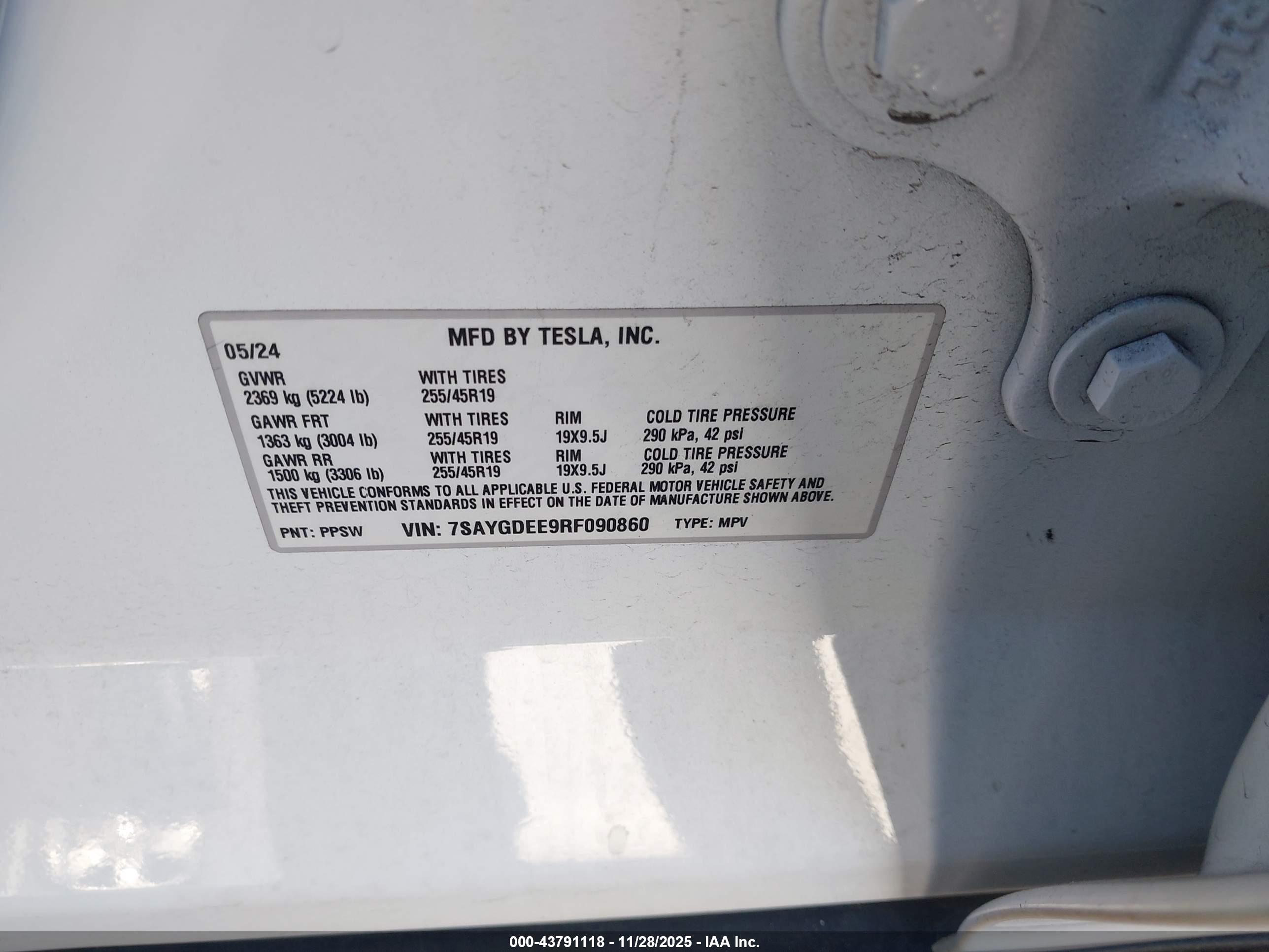 TESLA MODEL image 9