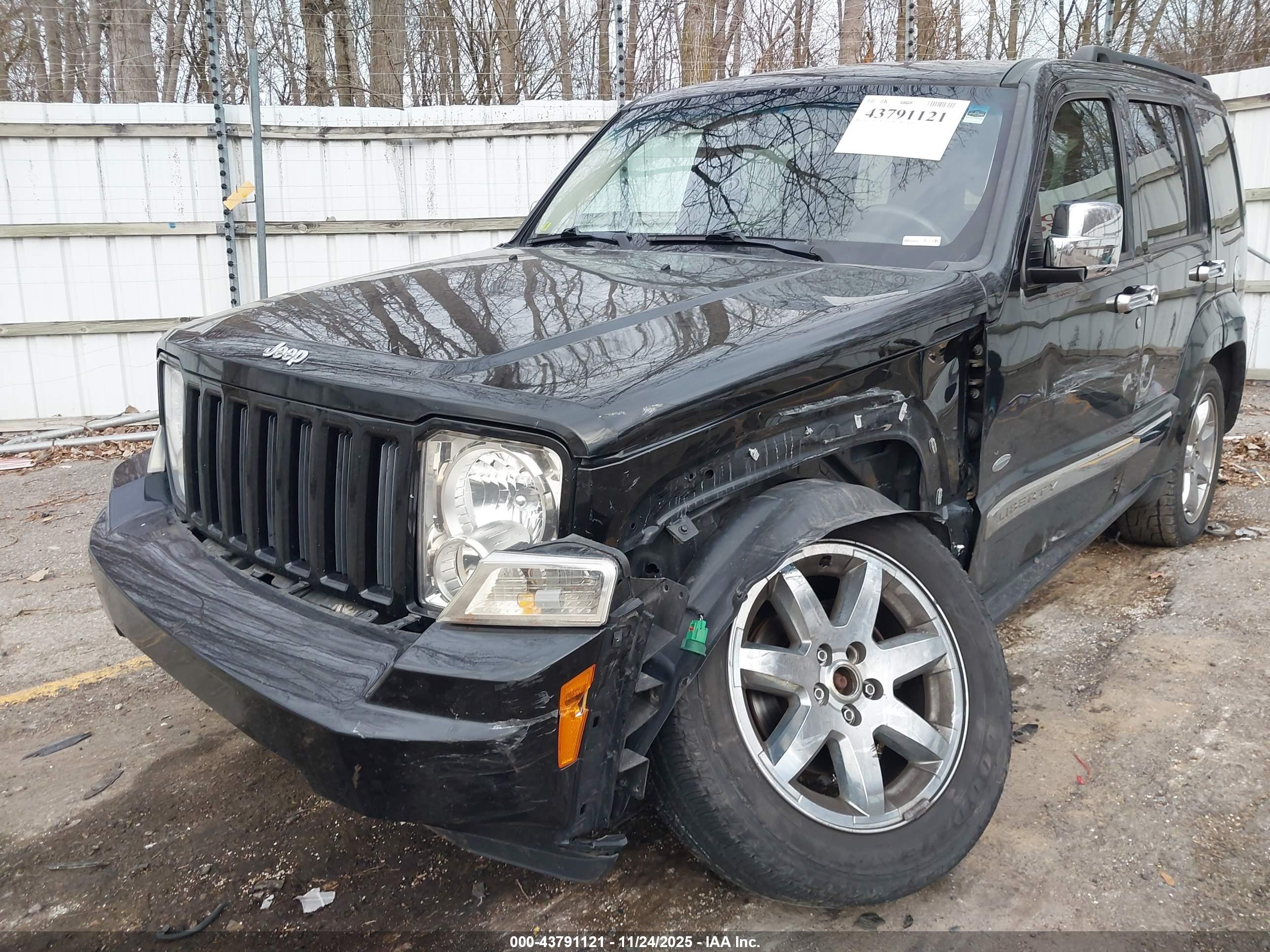 JEEP LIBERTY image 6