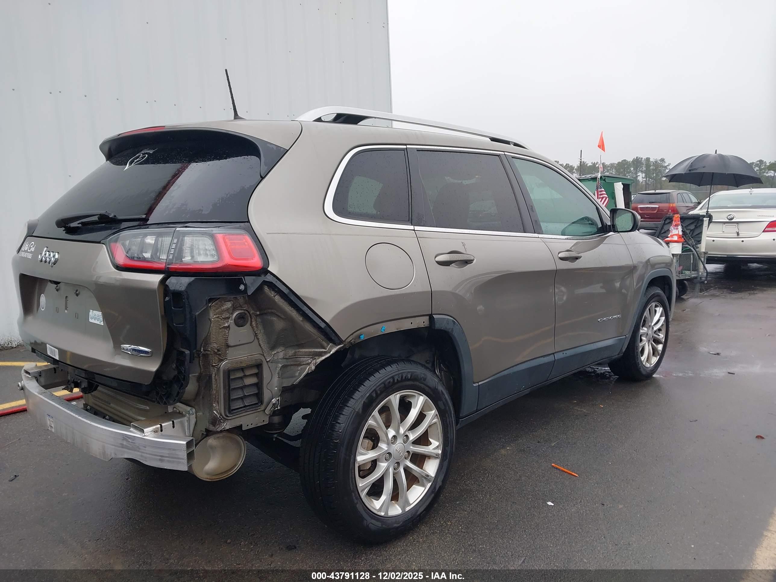 JEEP CHEROKEE image 4