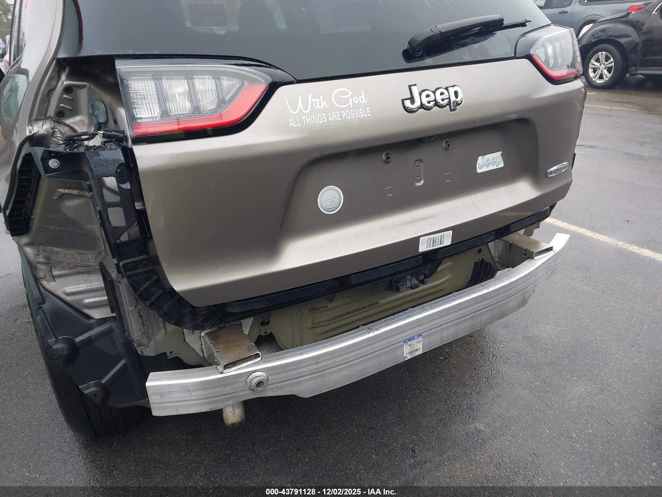 JEEP CHEROKEE image 6