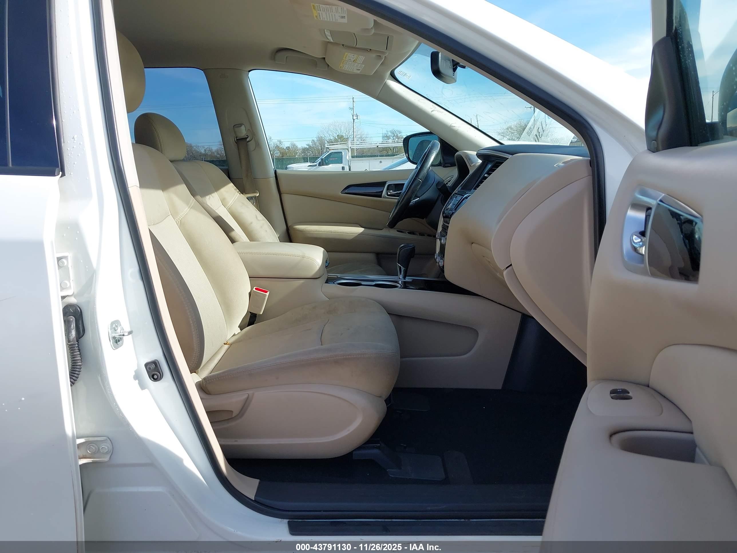 NISSAN PATHFINDER image 5