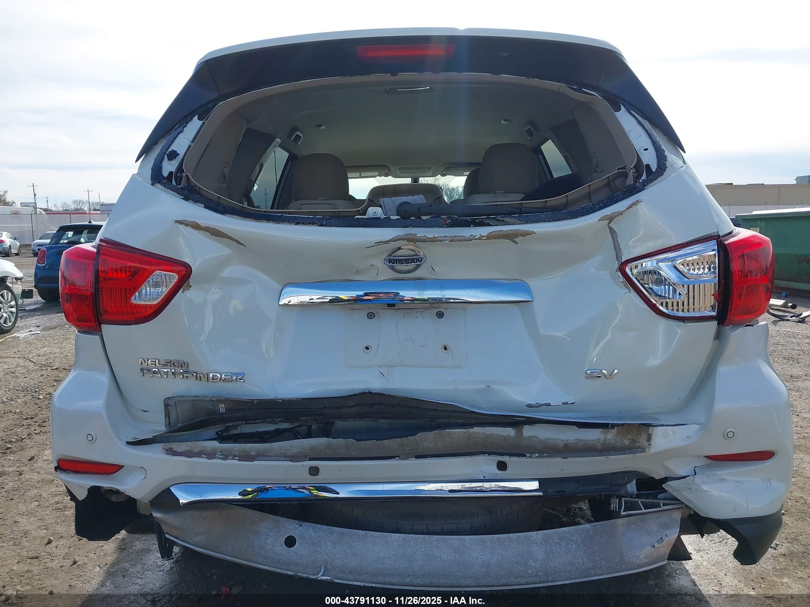 NISSAN PATHFINDER image 6