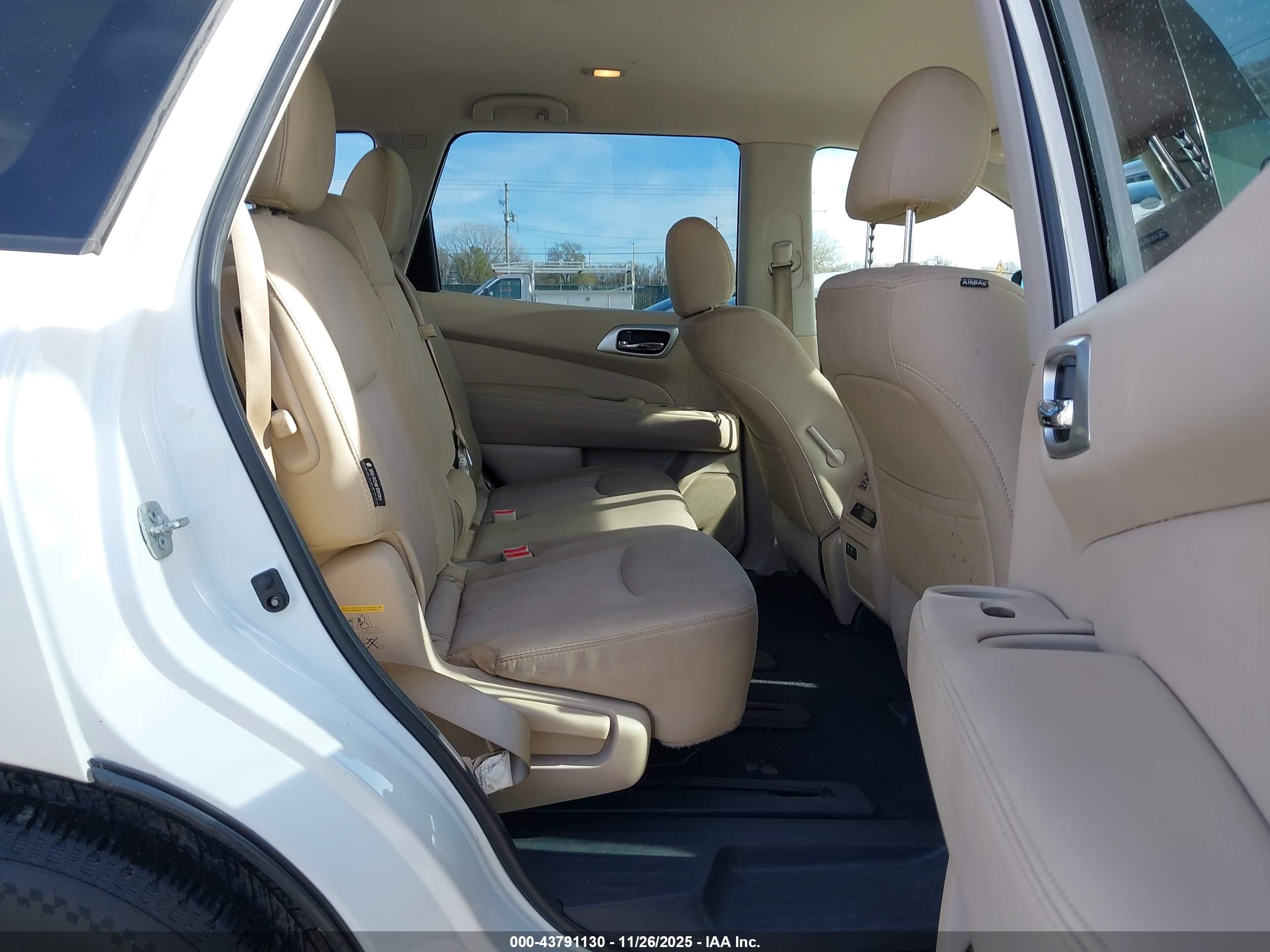 NISSAN PATHFINDER image 8