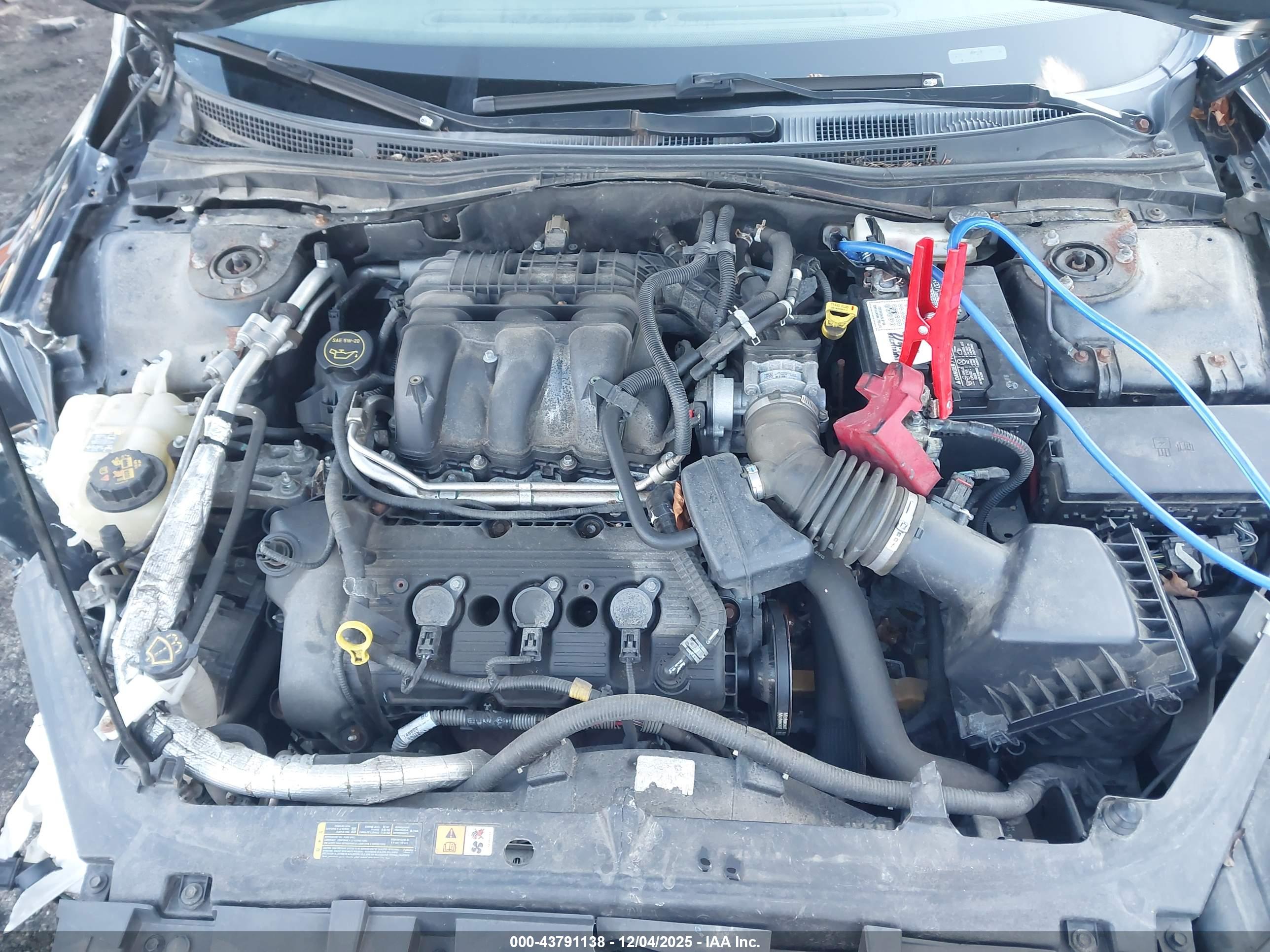FORD FUSION image 10